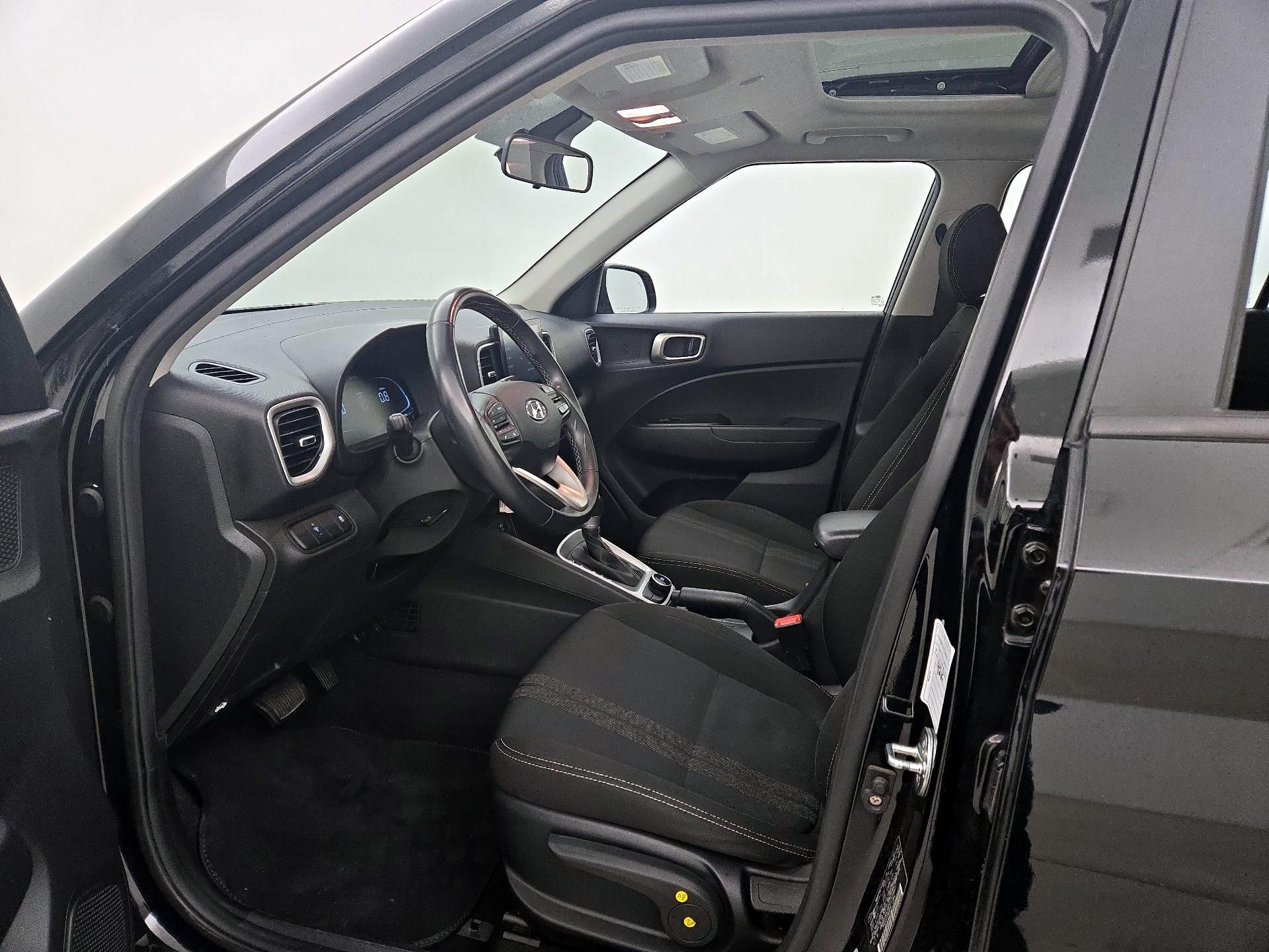 Thumbnail: 2023 Hyundai Venue - 11