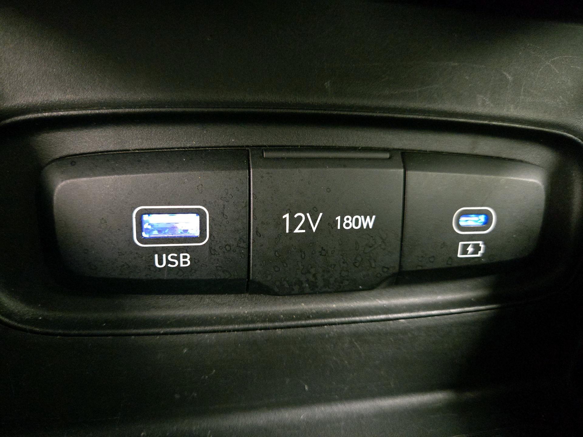 Thumbnail: 2023 Hyundai Venue - 18