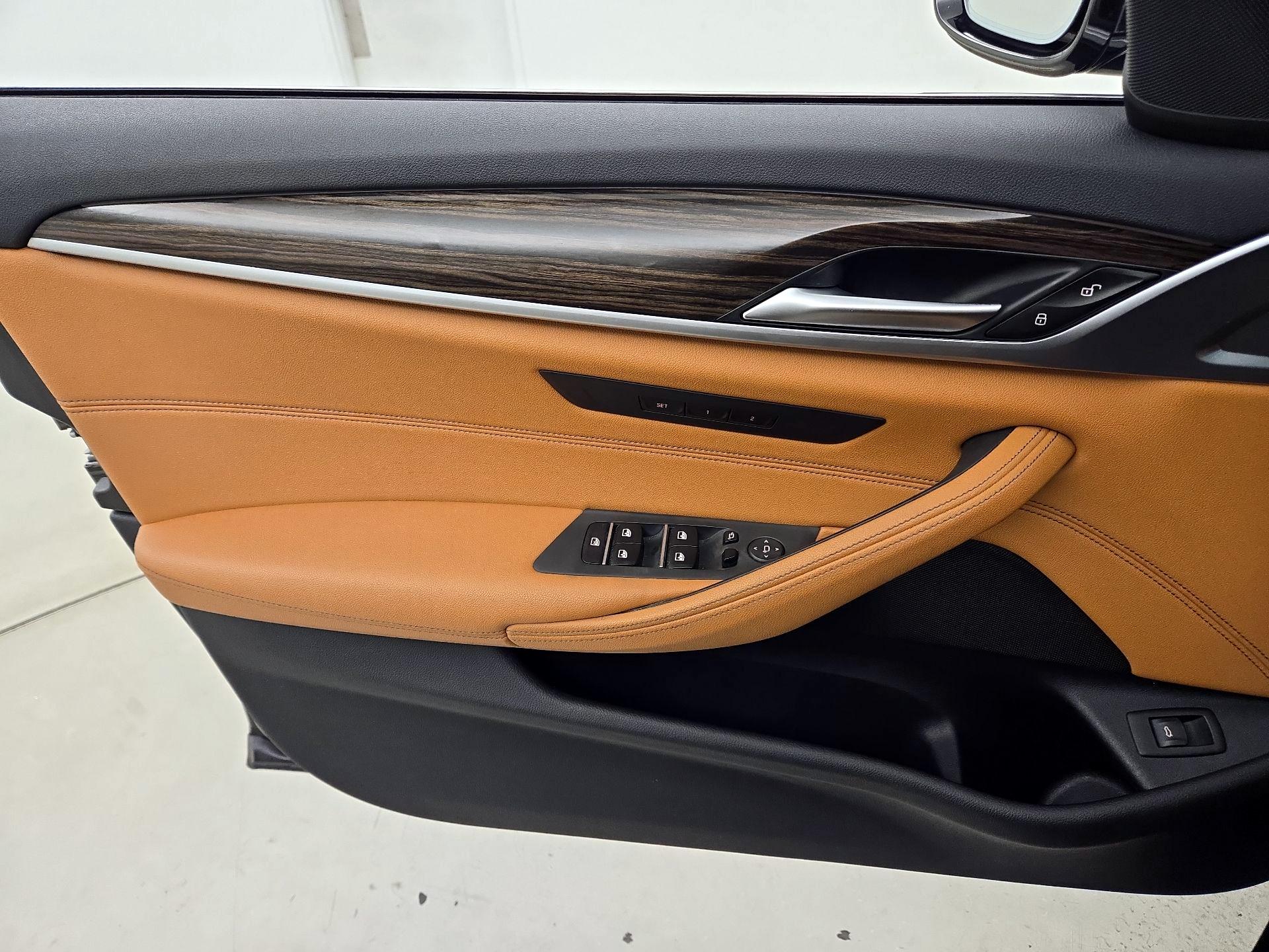 Thumbnail: 2022 BMW 5 Series - 12