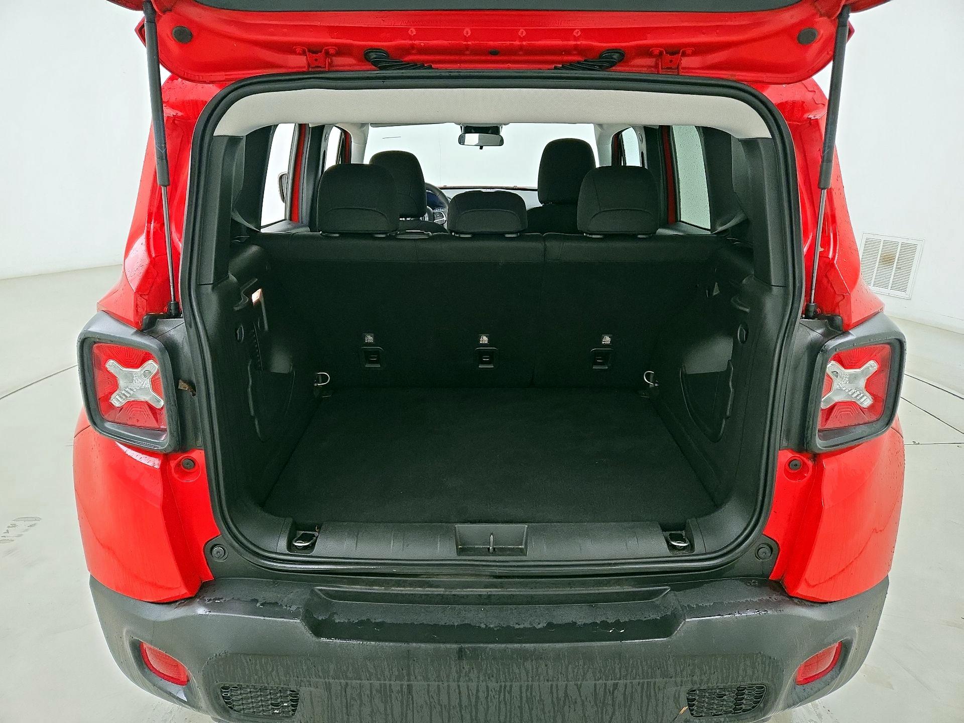 Thumbnail: 2020 Jeep Renegade - 20