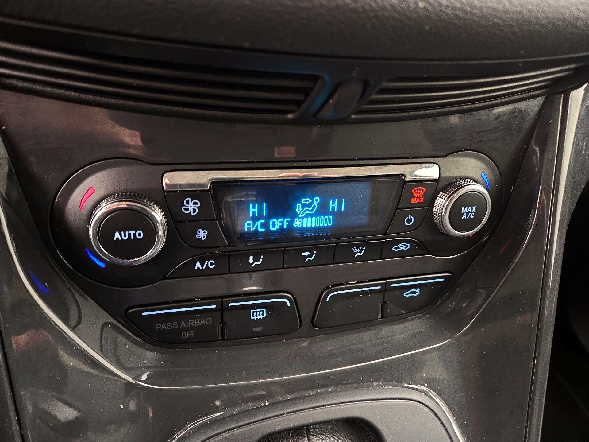 Thumbnail: 2014 Ford Escape - 16