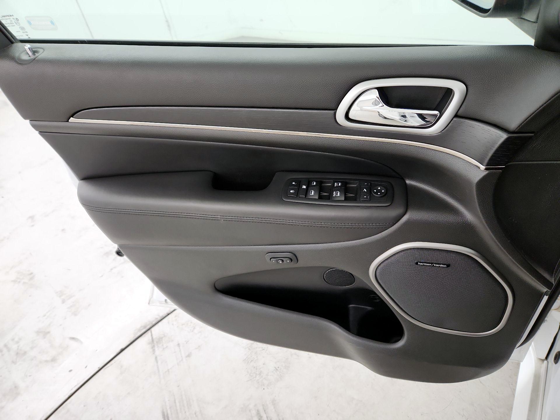 Thumbnail: 2018 Jeep Grand Cherokee - 12