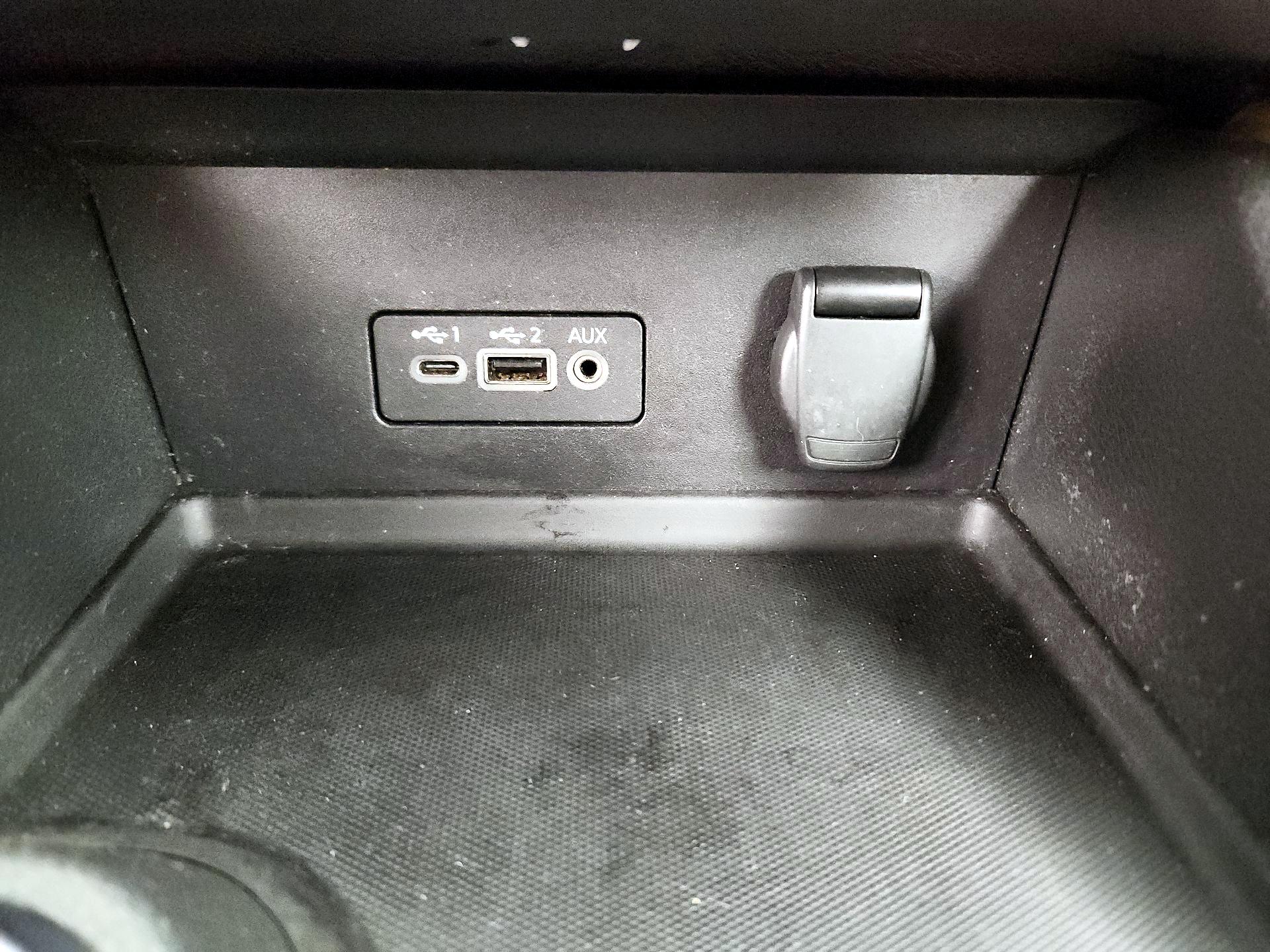 Thumbnail: 2021 Nissan Sentra - 18