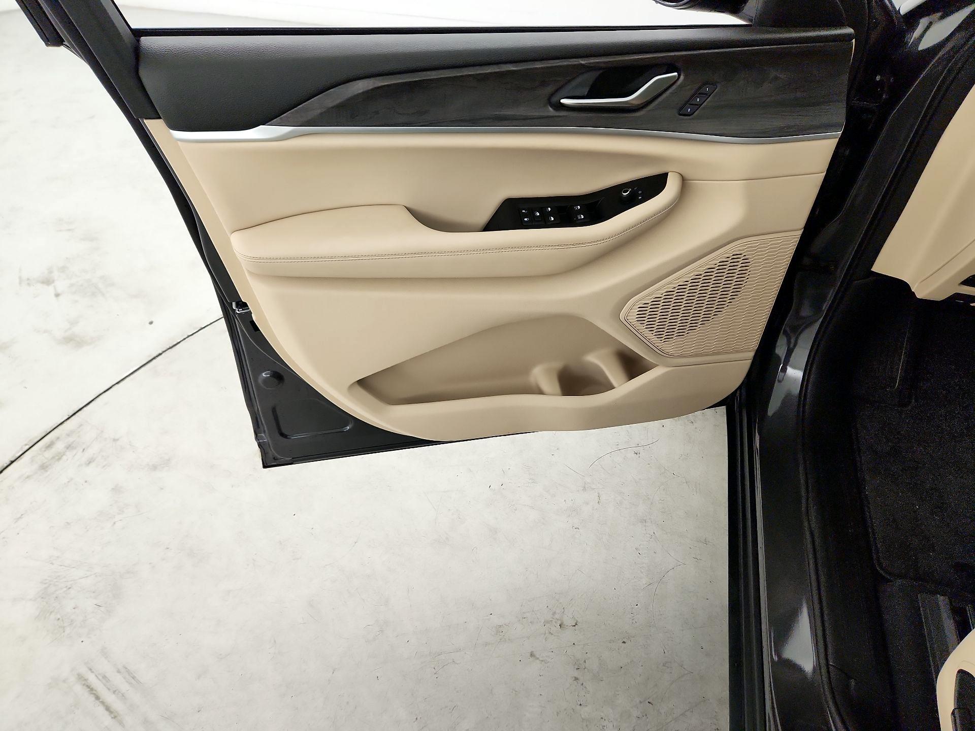 Thumbnail: 2023 Jeep Grand Cherokee - 12