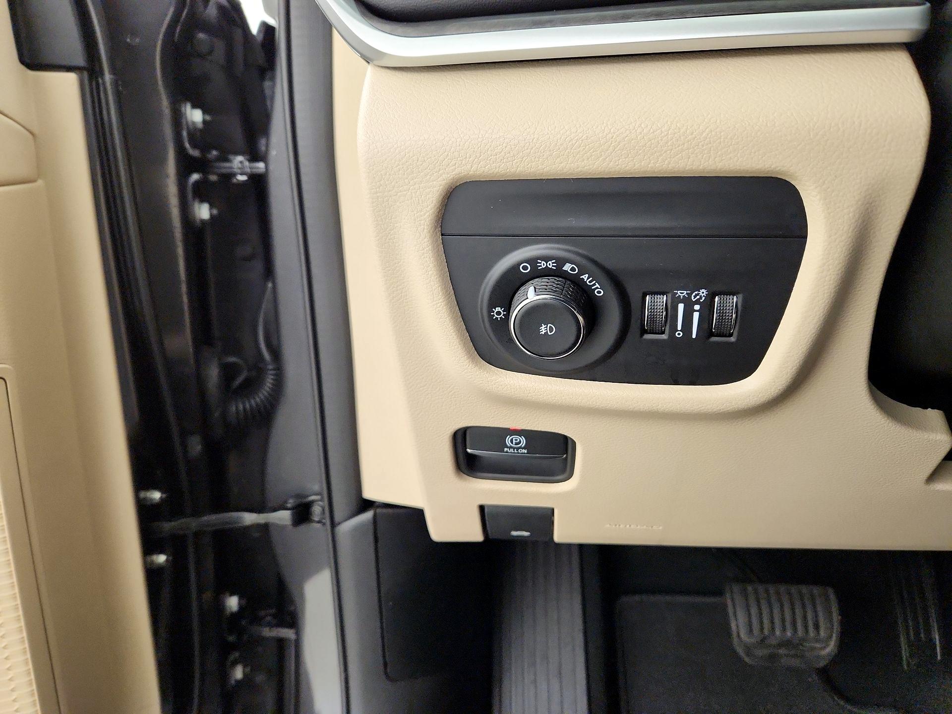 Thumbnail: 2023 Jeep Grand Cherokee - 13