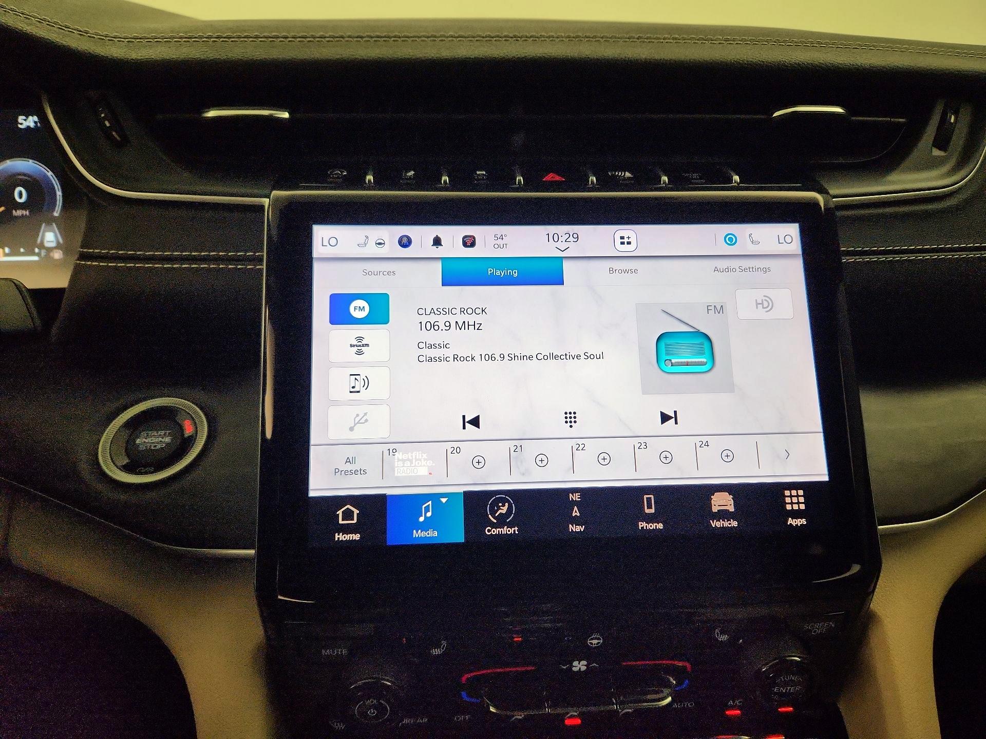 Thumbnail: 2023 Jeep Grand Cherokee - 16