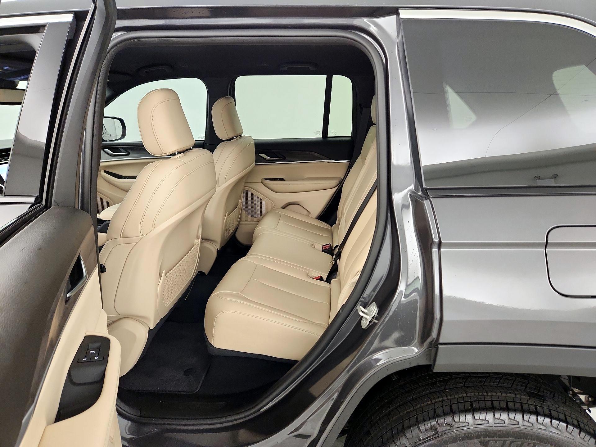 Thumbnail: 2023 Jeep Grand Cherokee - 20