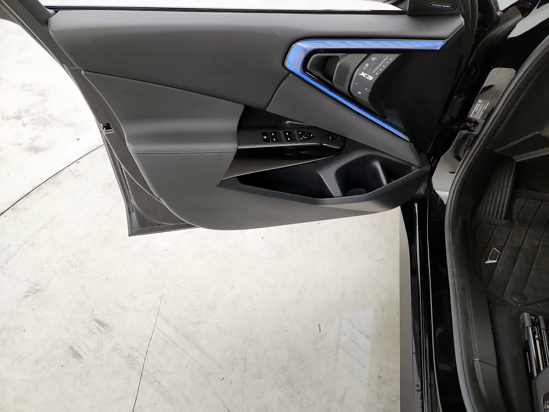 Thumbnail: 2025 BMW X3 - 12