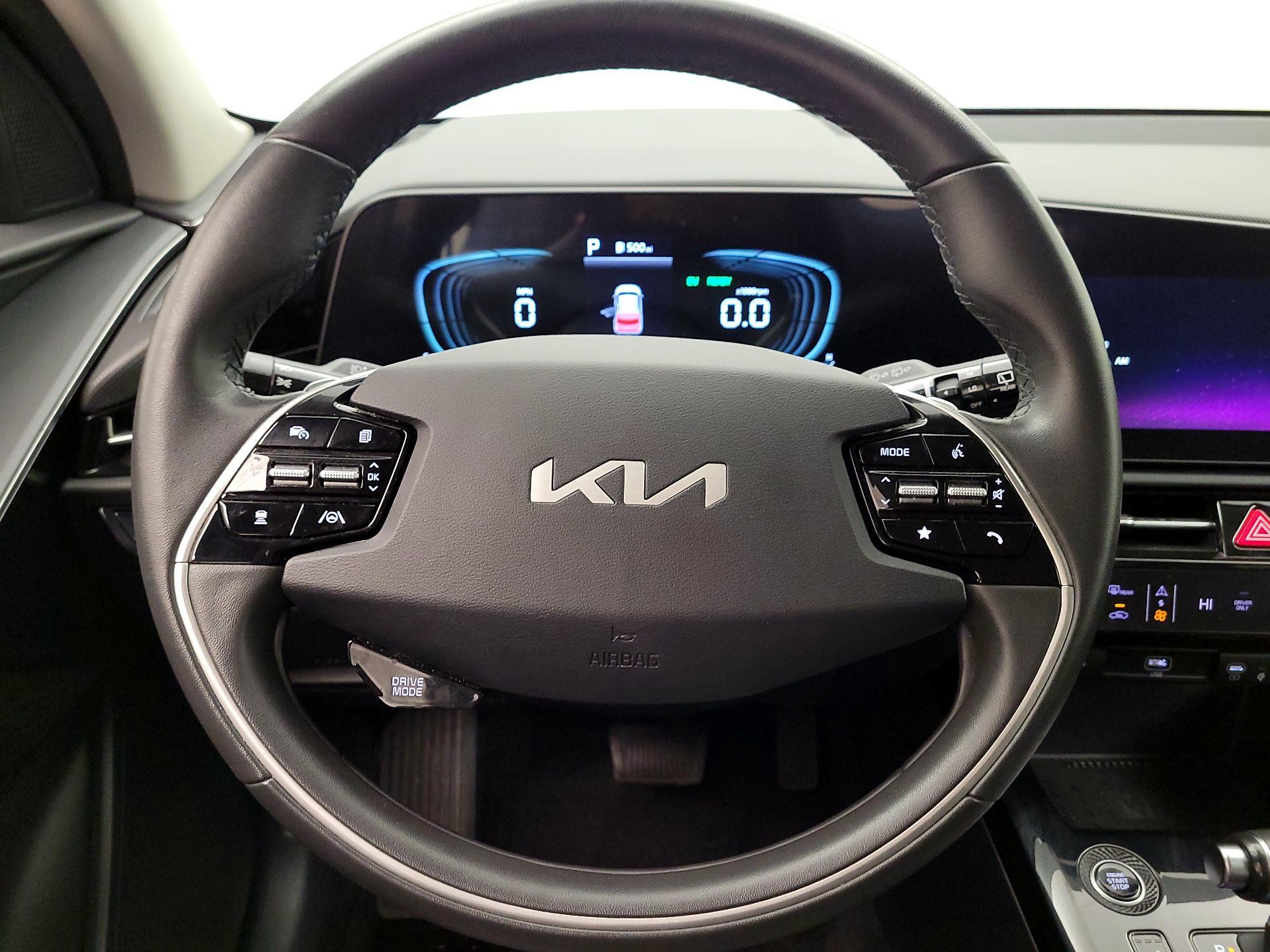 Thumbnail: 2023 Kia Niro - 10