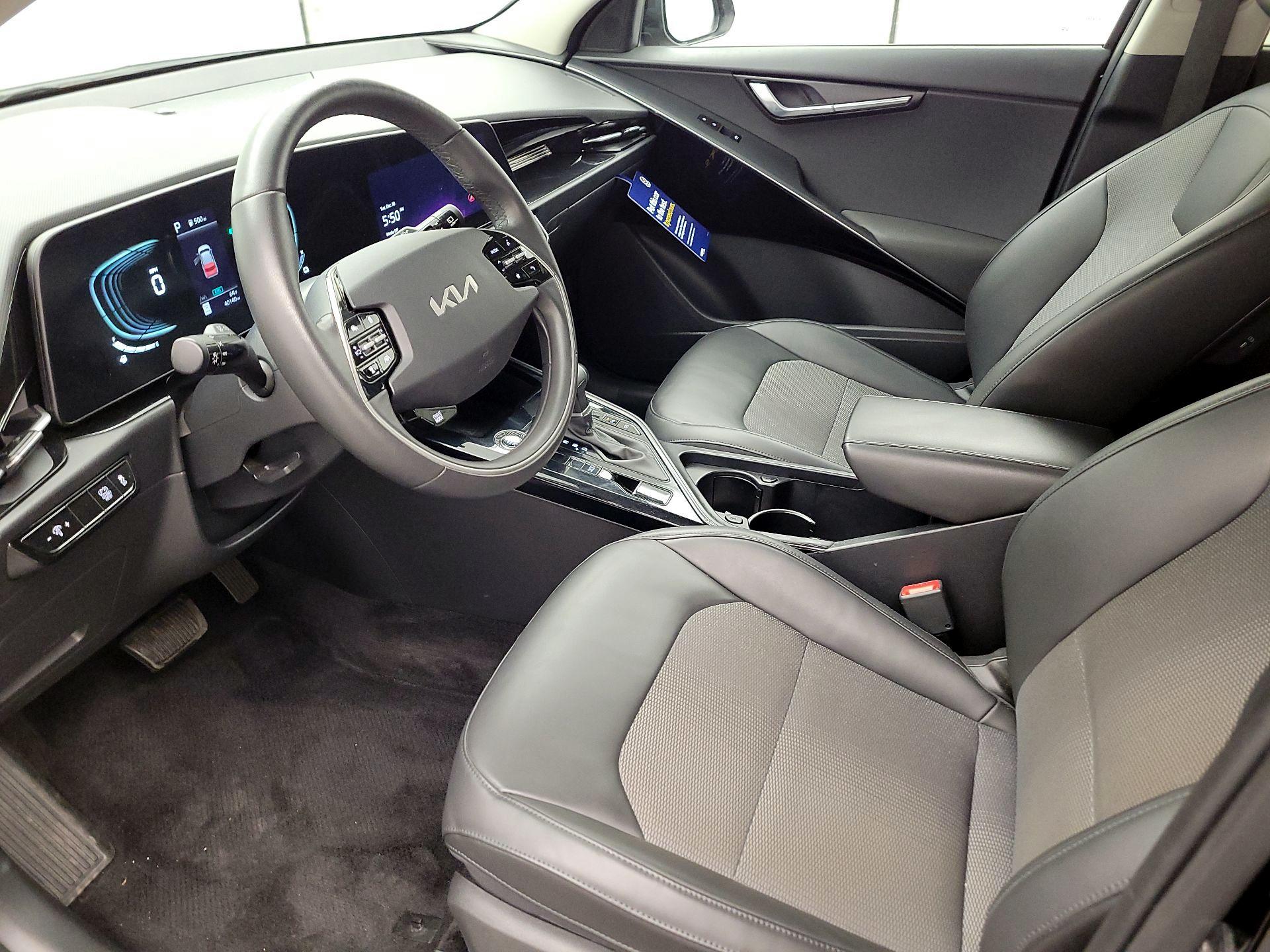 Thumbnail: 2023 Kia Niro - 11