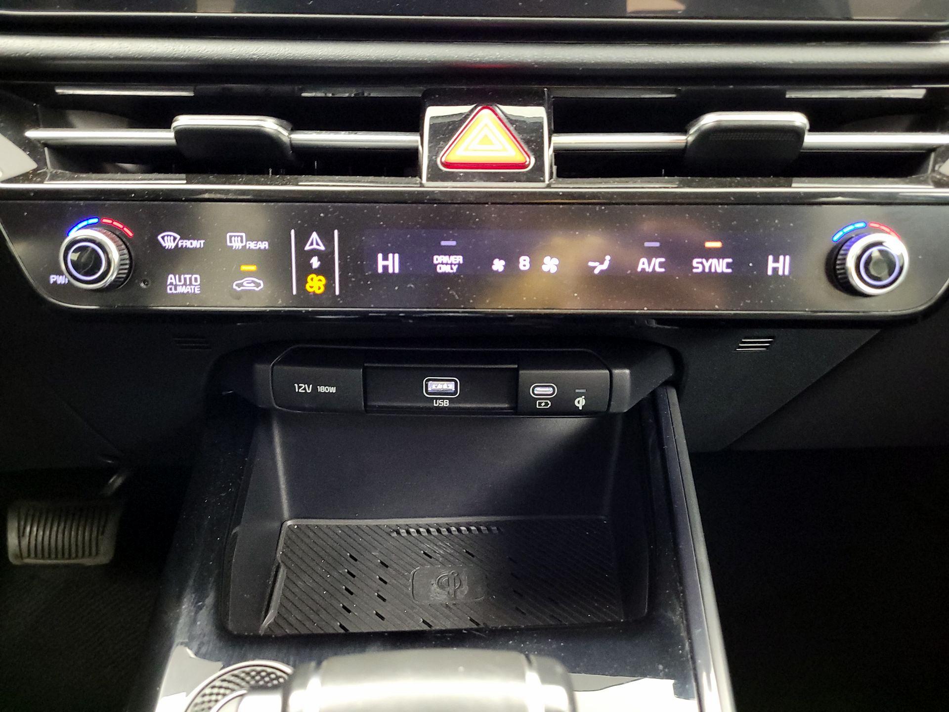 Thumbnail: 2023 Kia Niro - 14