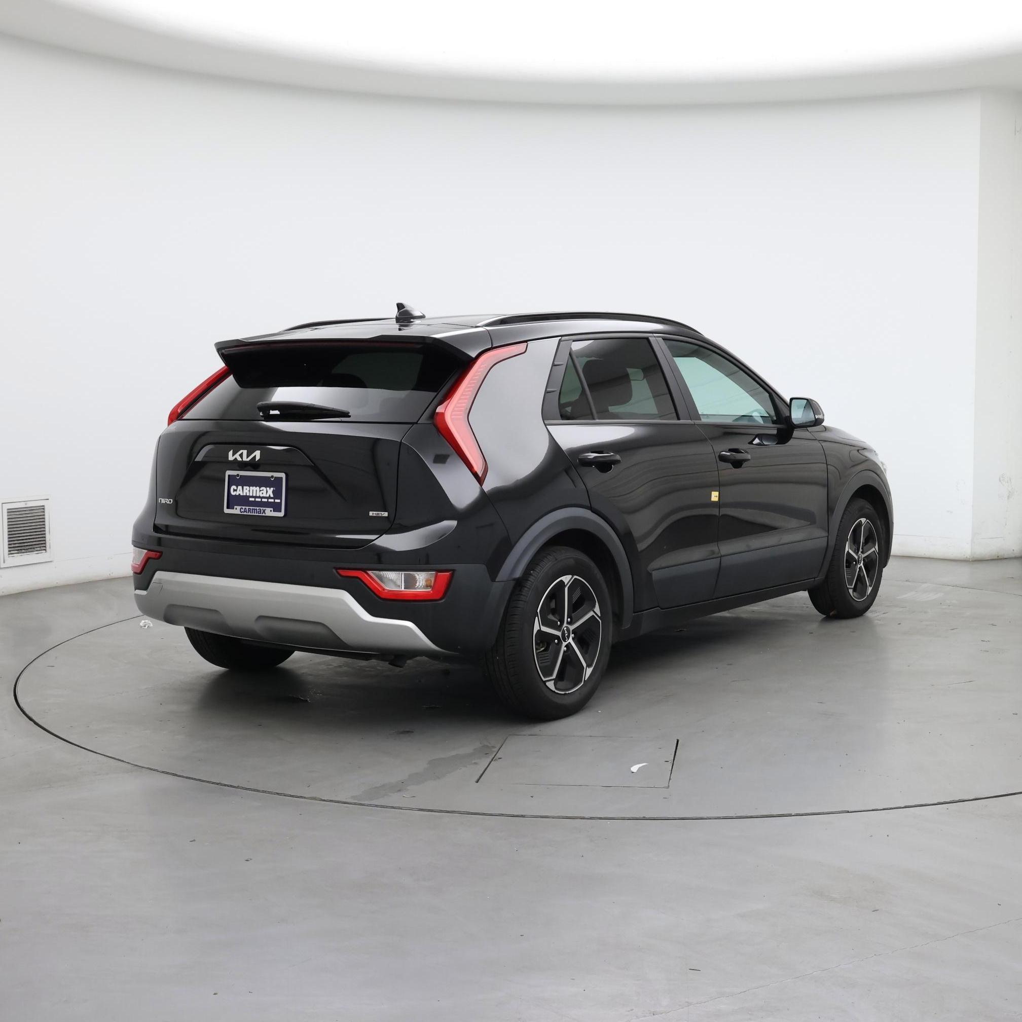 Thumbnail: 2023 Kia Niro - 8