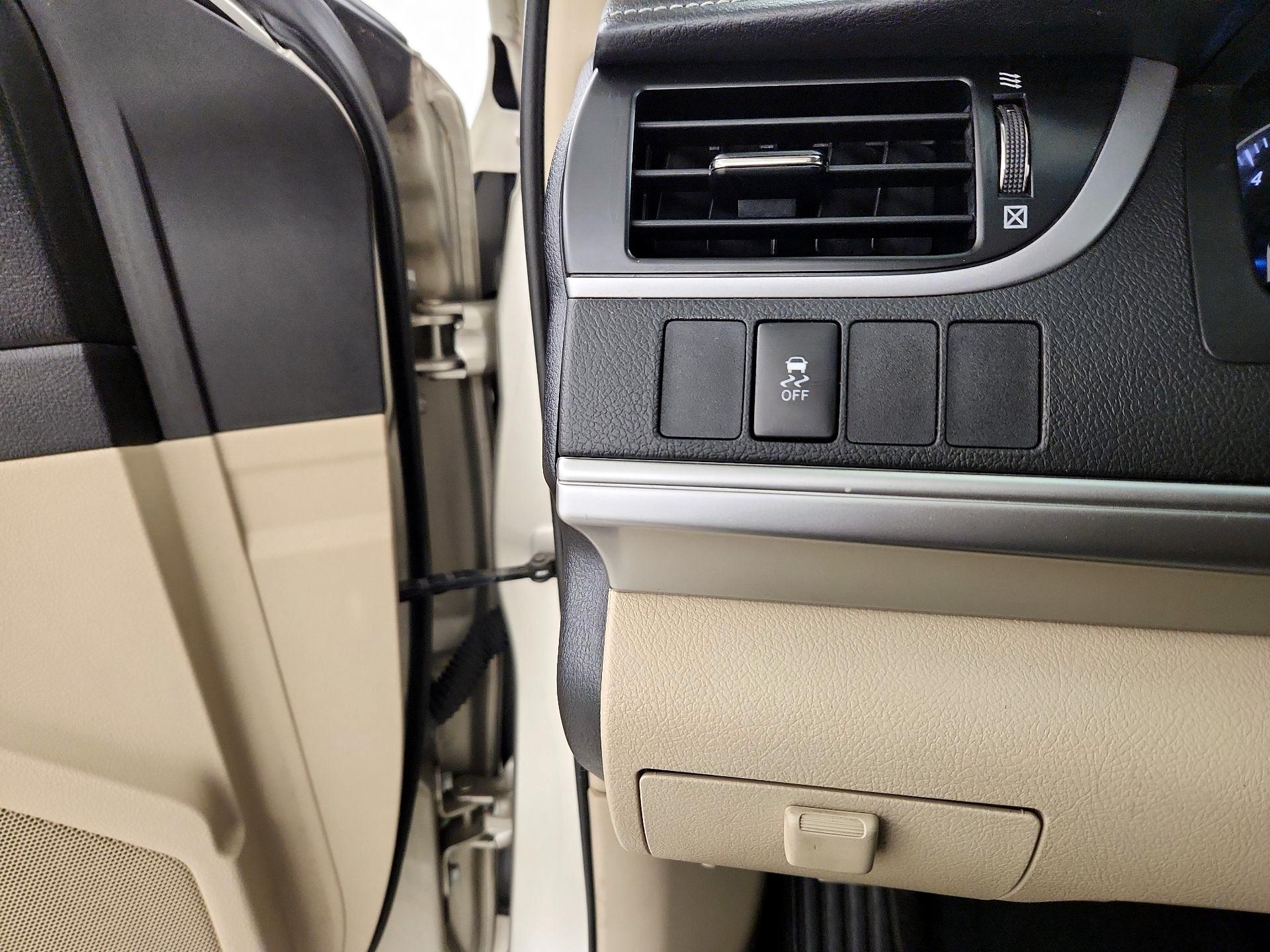 Thumbnail: 2014 Toyota Camry - 13