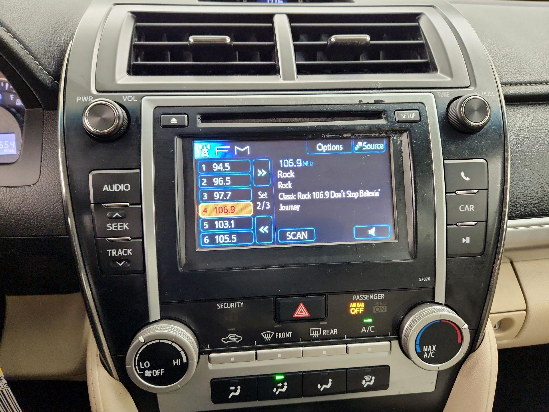 Thumbnail: 2014 Toyota Camry - 14