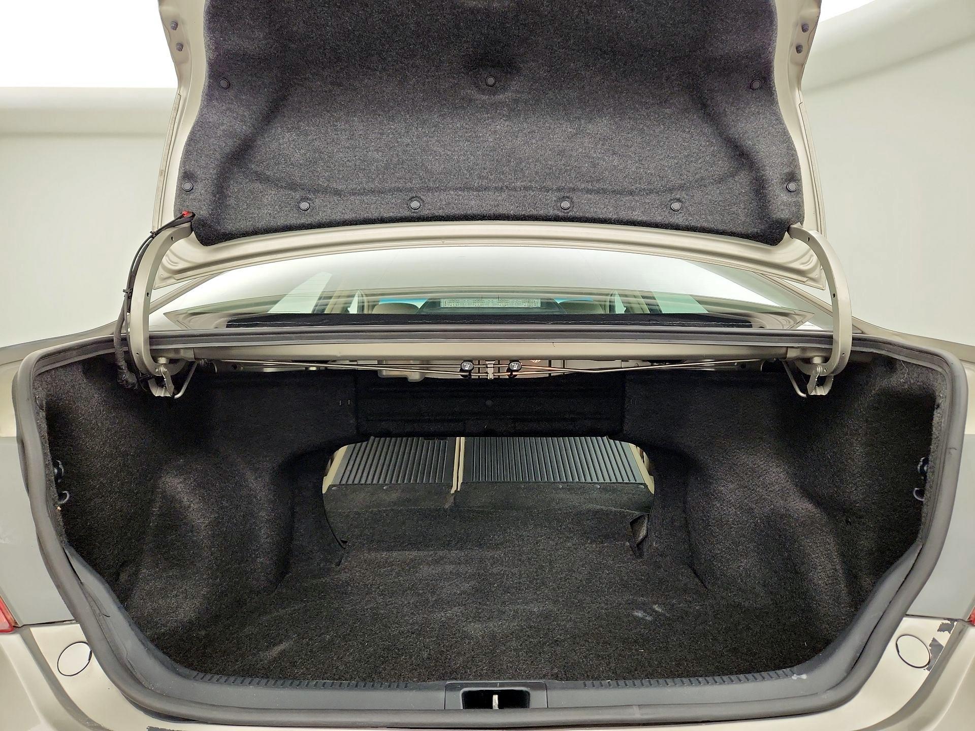 Thumbnail: 2014 Toyota Camry - 20