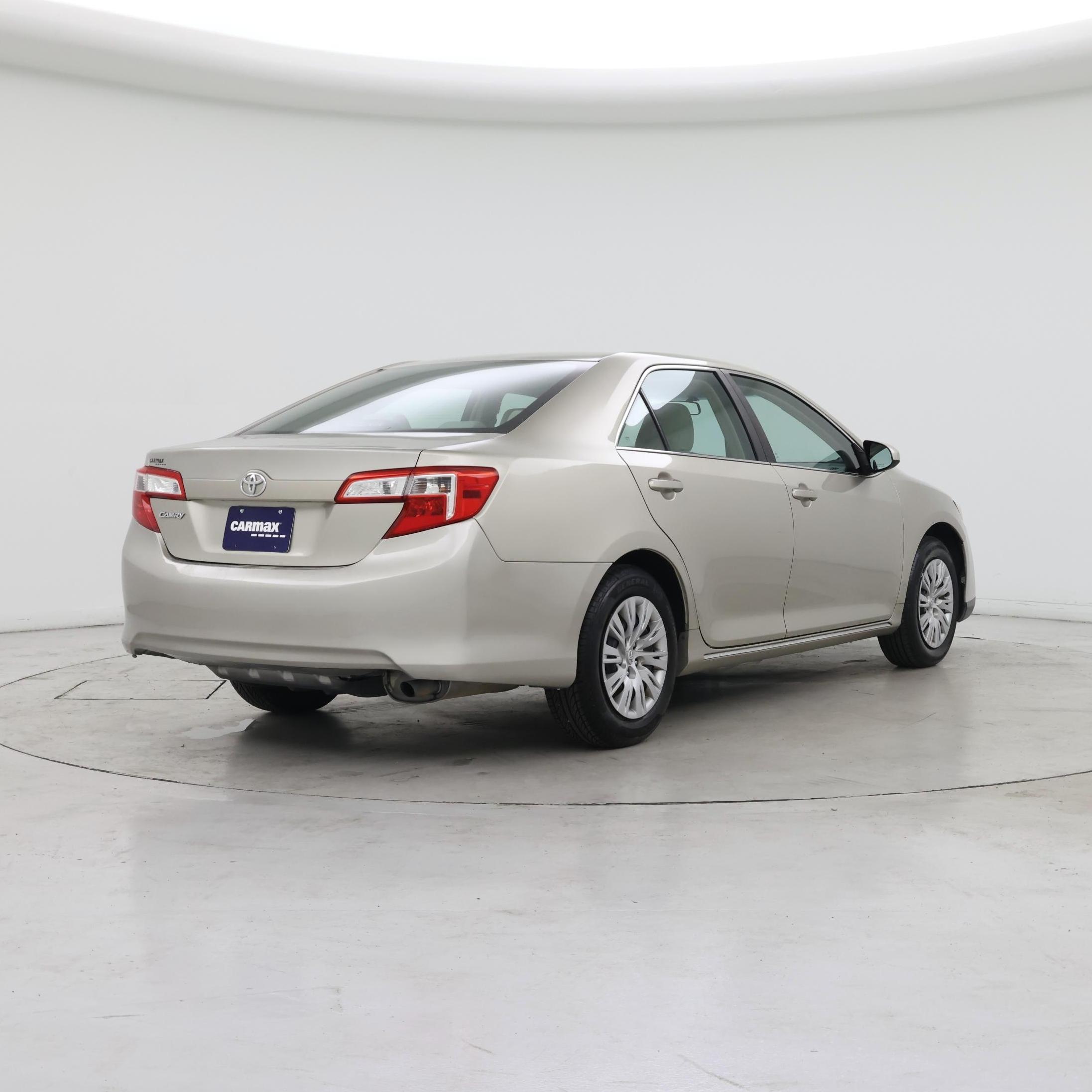 Thumbnail: 2014 Toyota Camry - 8