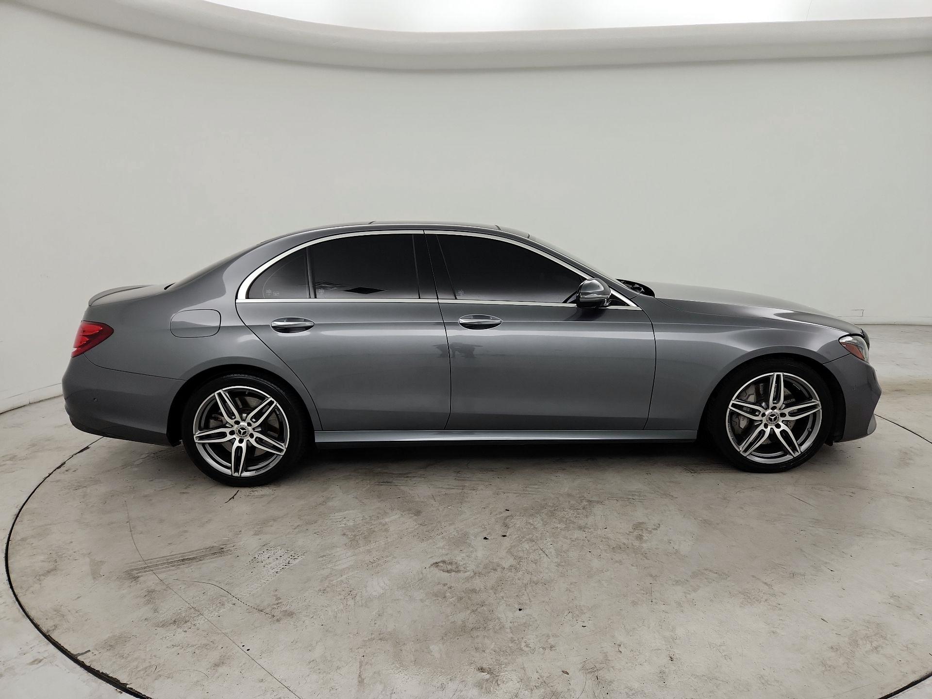 Thumbnail: 2019 Mercedes-Benz E-Class - 4