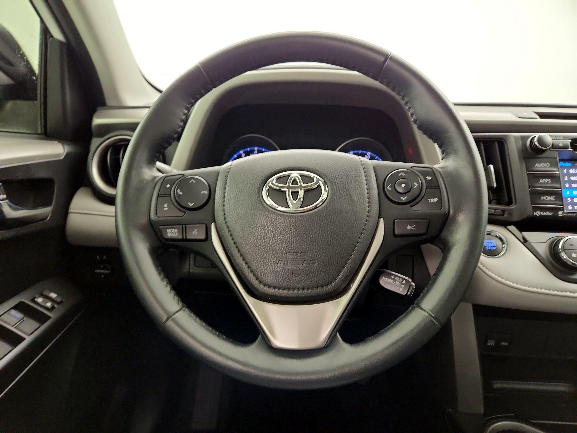 Thumbnail: 2018 Toyota RAV4 - 10