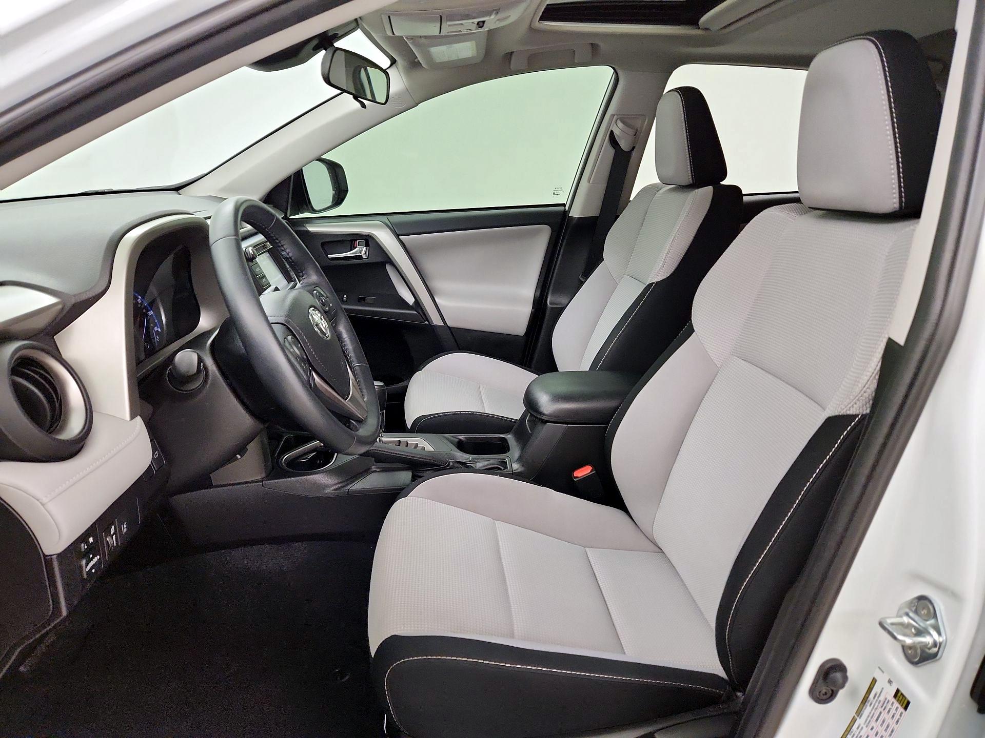 Thumbnail: 2018 Toyota RAV4 - 11