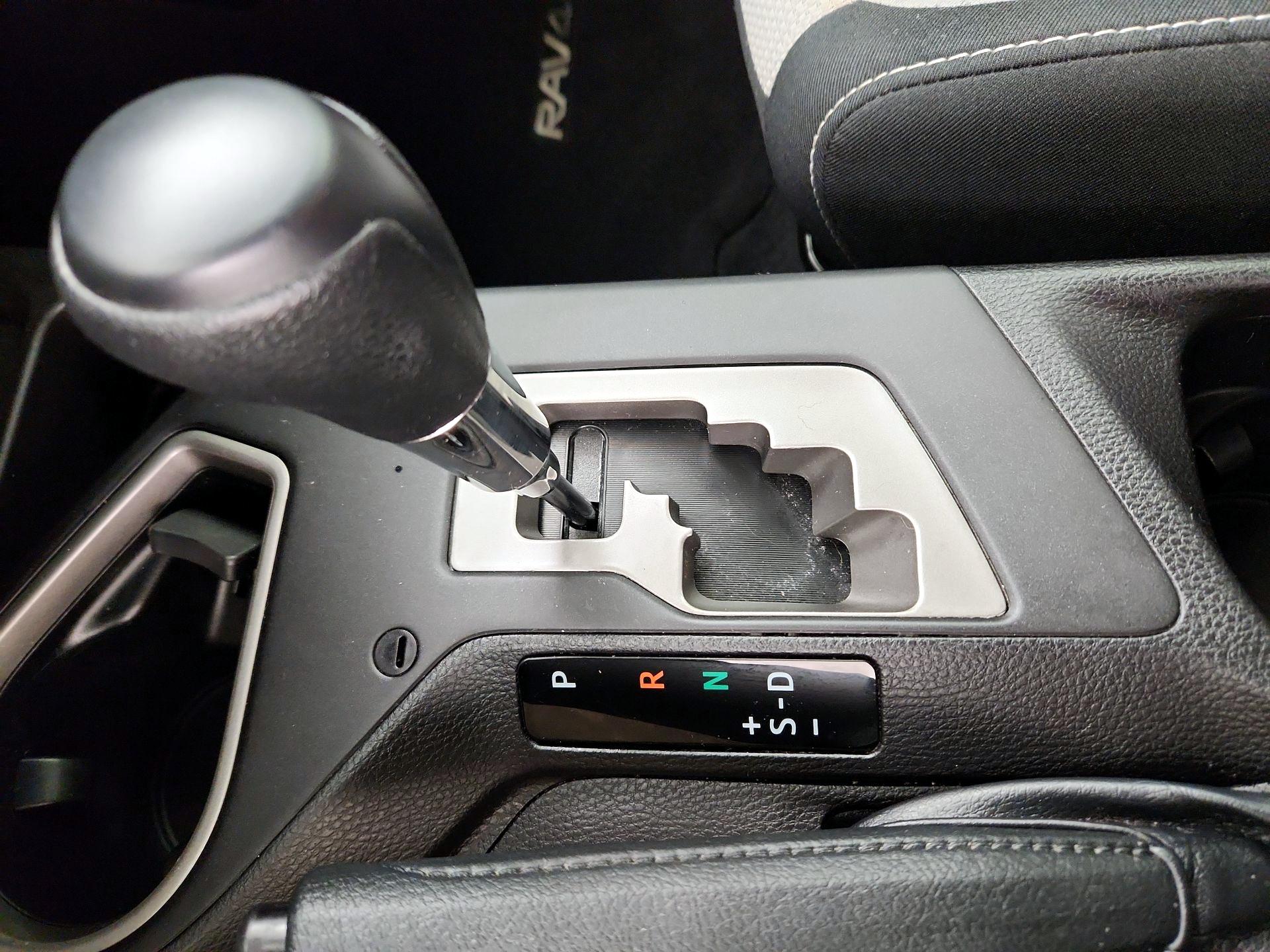 Thumbnail: 2018 Toyota RAV4 - 17