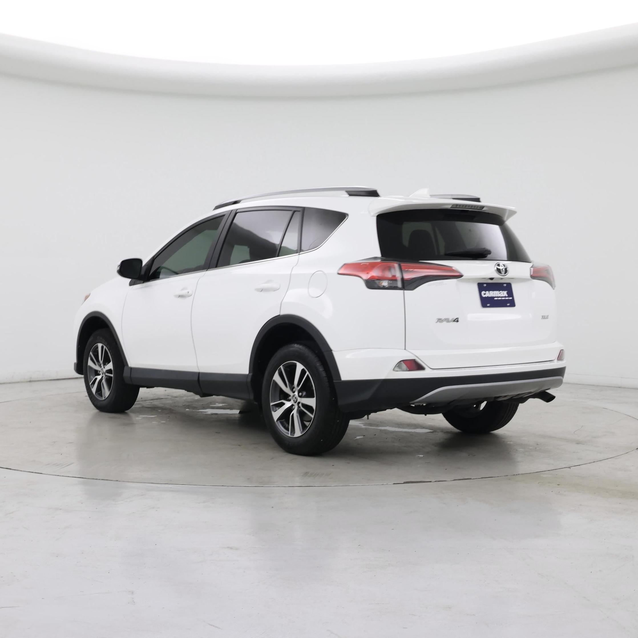 Thumbnail: 2018 Toyota RAV4 - 2