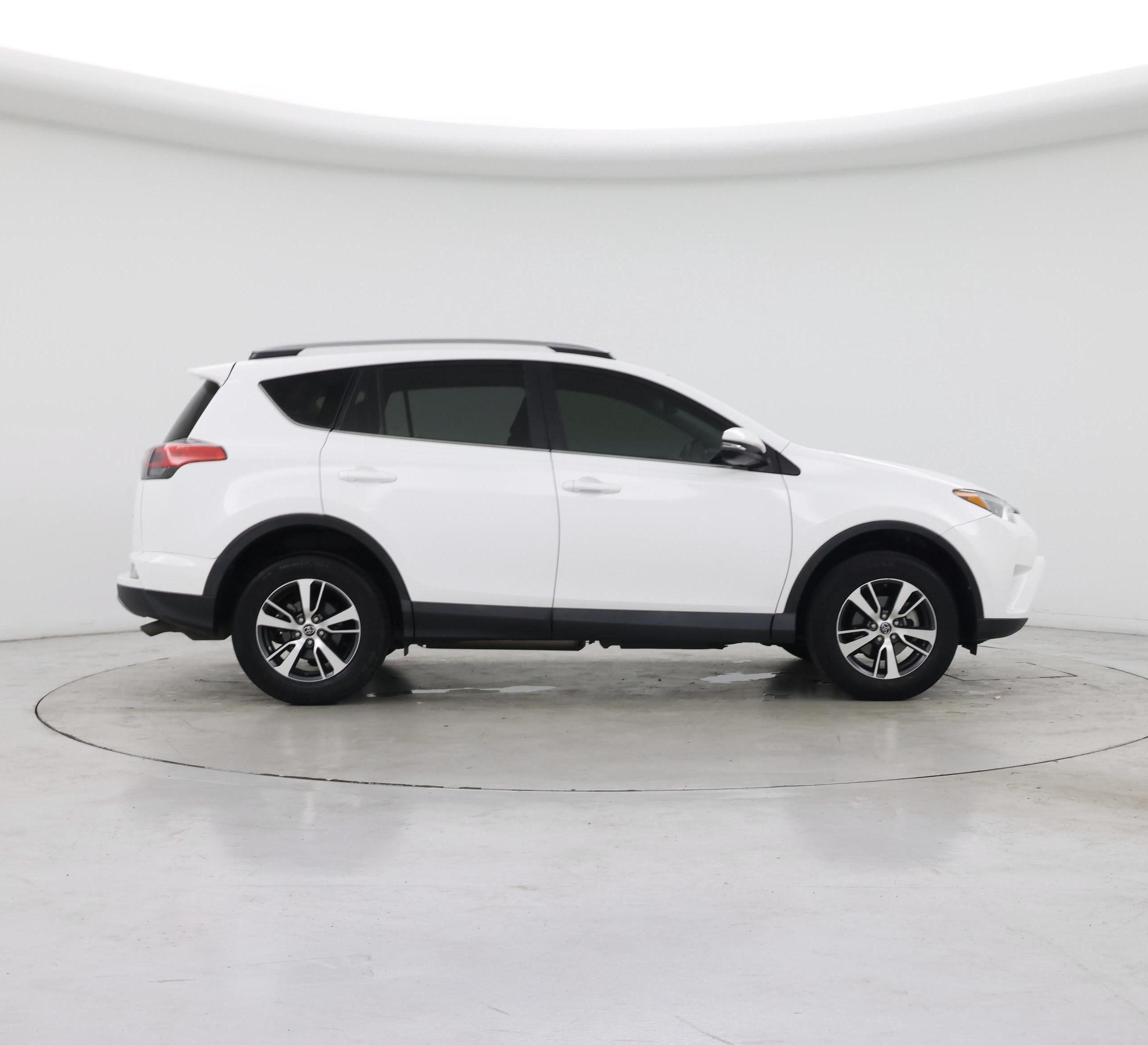 Thumbnail: 2018 Toyota RAV4 - 7