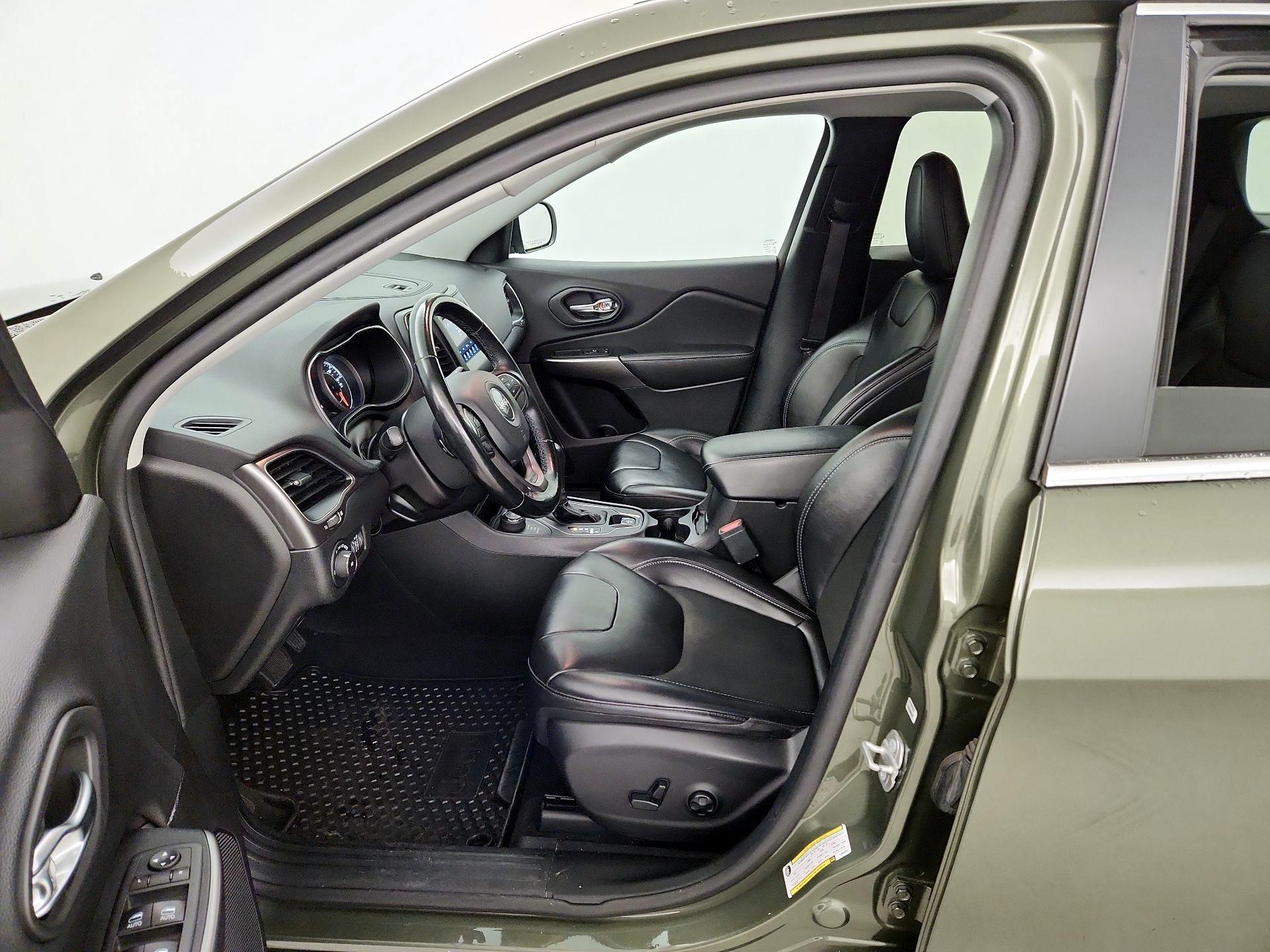 Thumbnail: 2020 Jeep Cherokee - 11