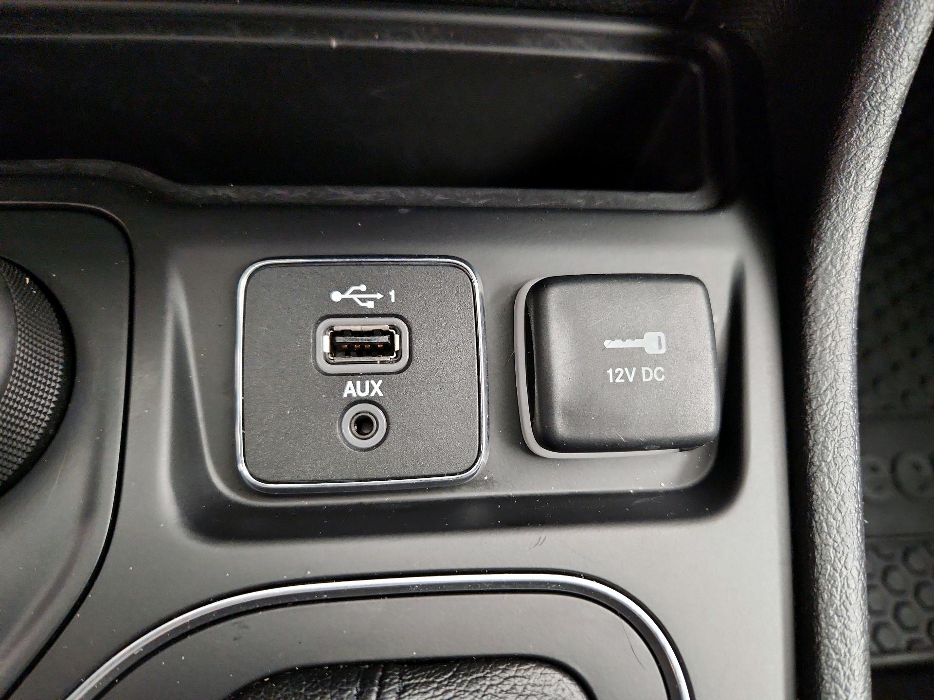 Thumbnail: 2020 Jeep Cherokee - 18