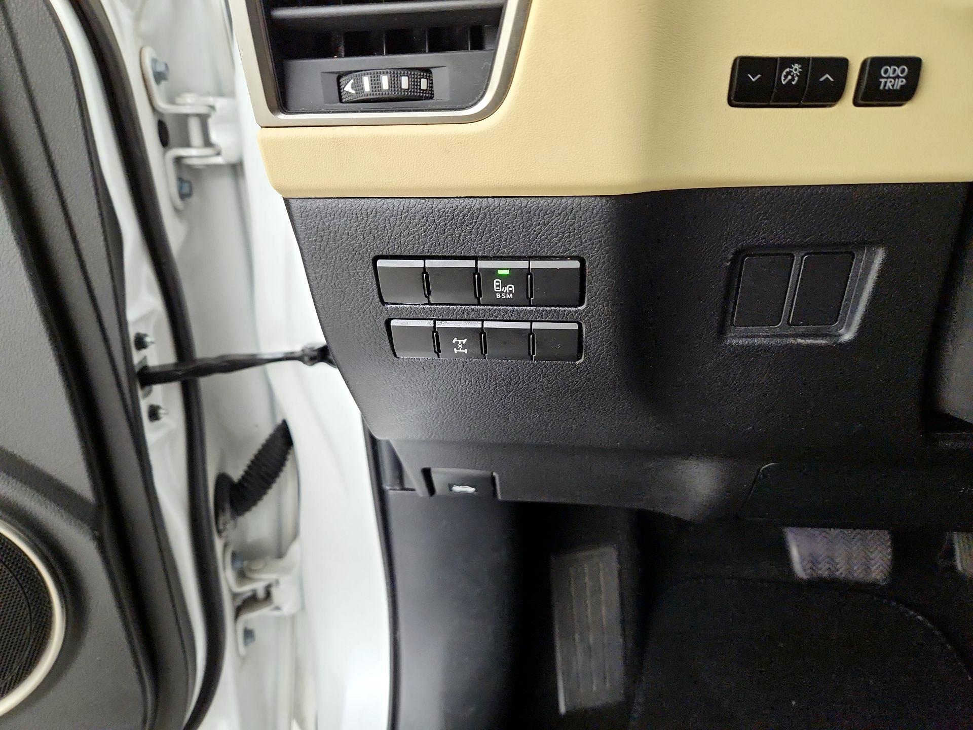 Thumbnail: 2016 Lexus NX - 11