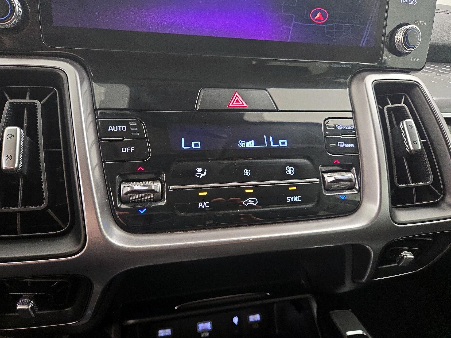 Thumbnail: 2023 Kia Sorento - 17