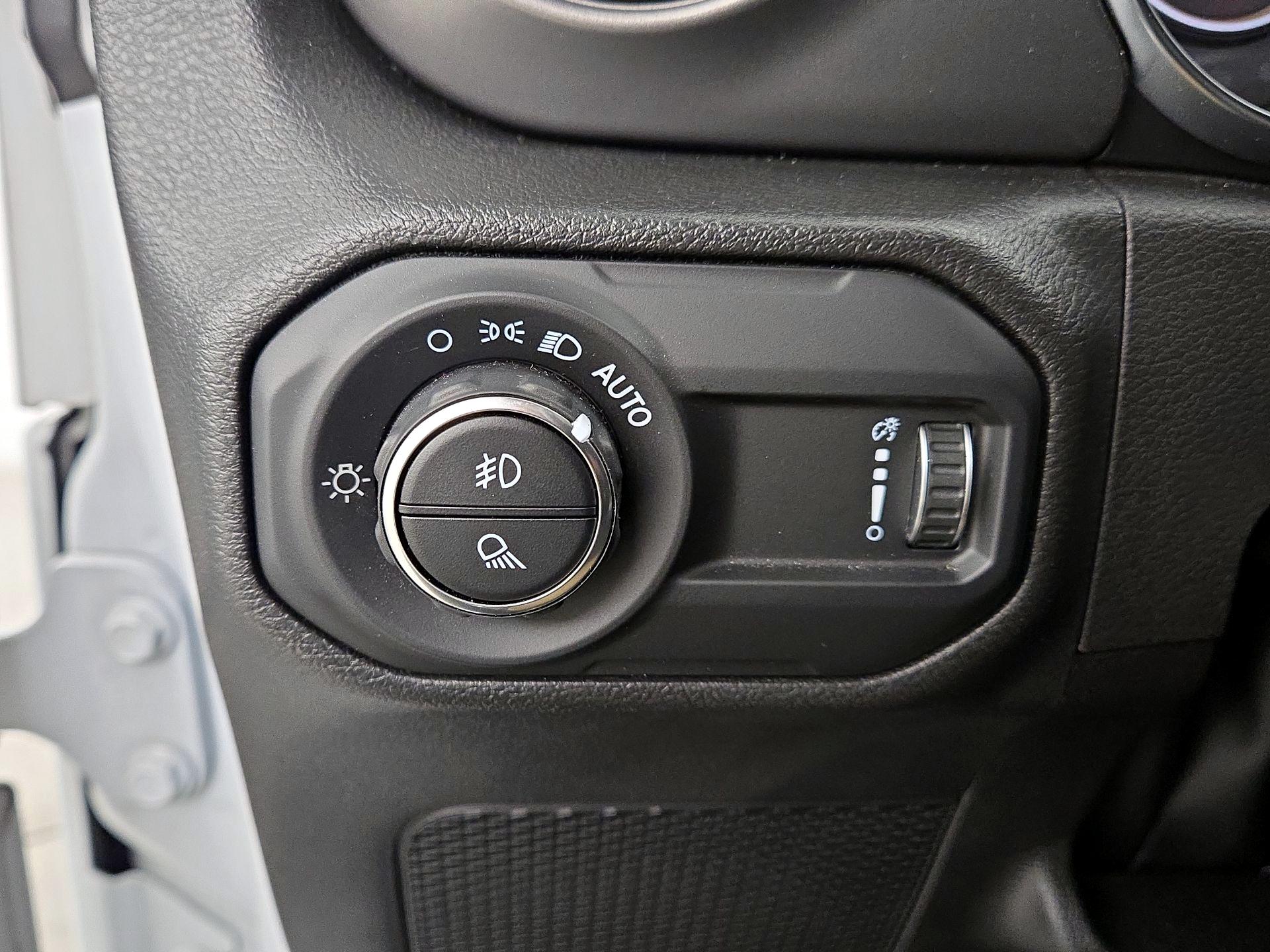 Thumbnail: 2023 Jeep Gladiator - 13