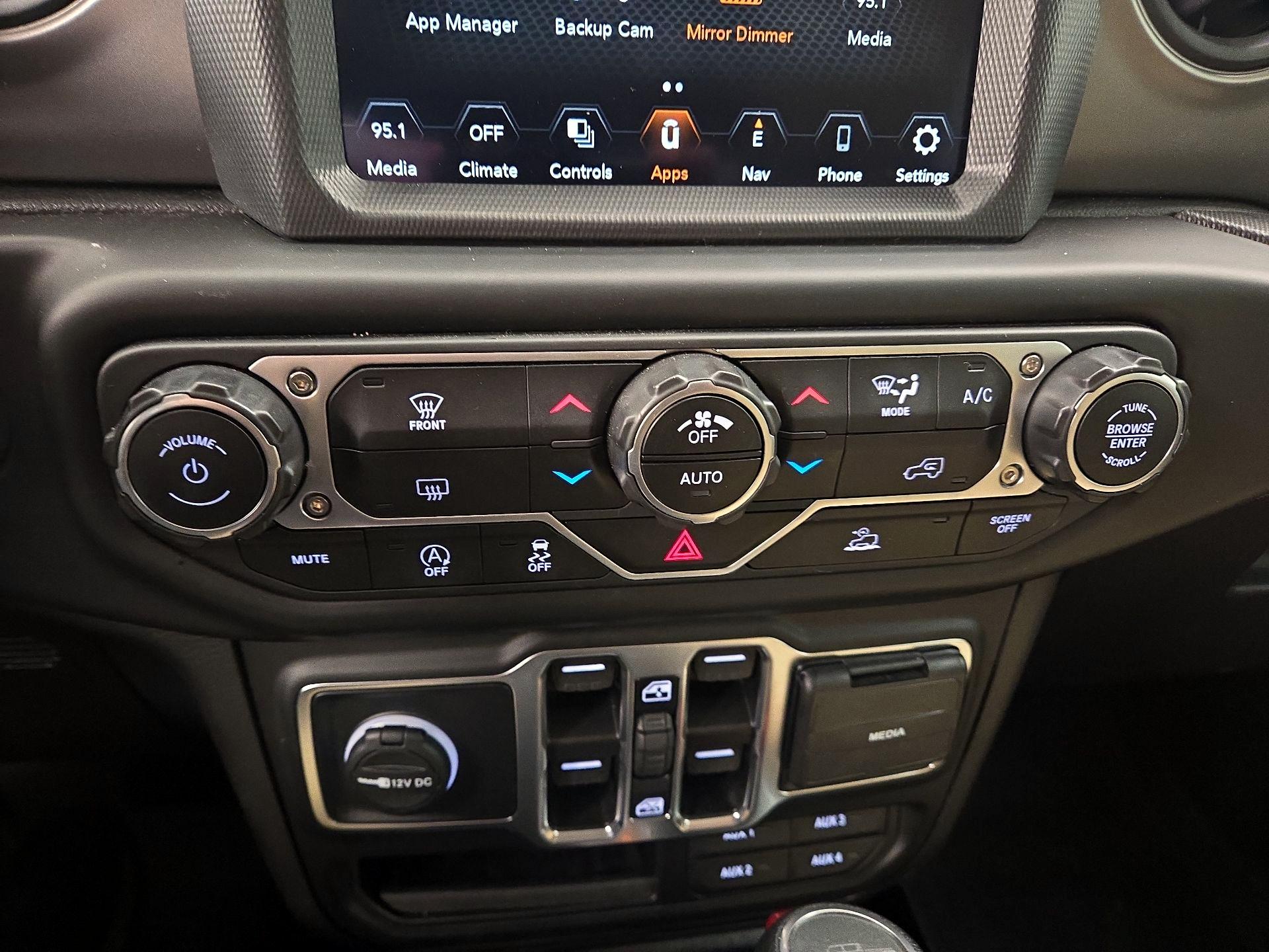 Thumbnail: 2023 Jeep Gladiator - 17