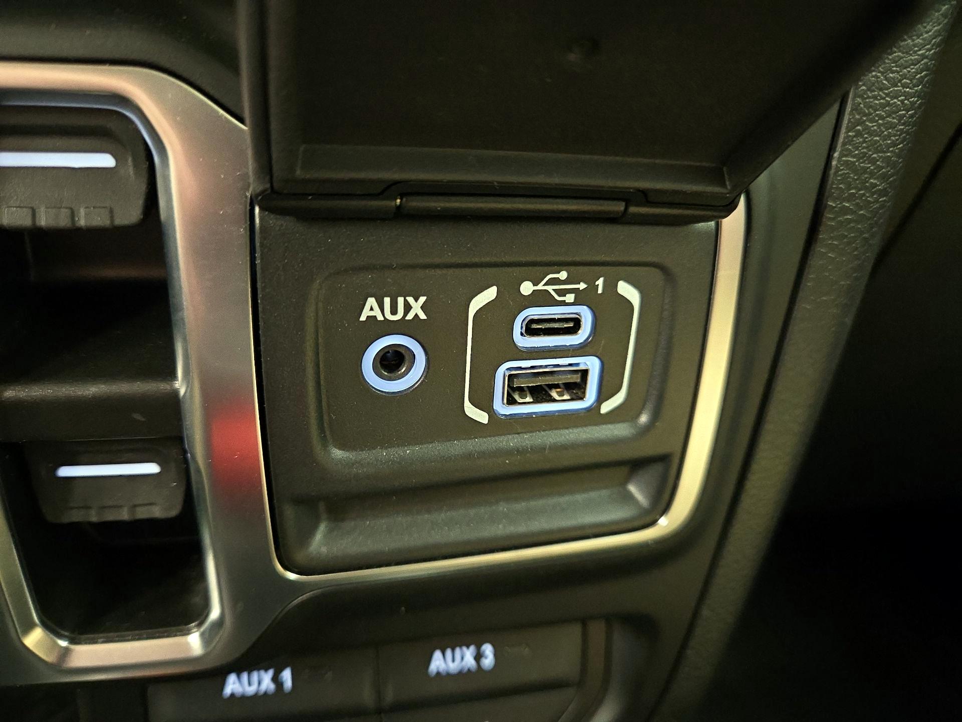 Thumbnail: 2023 Jeep Gladiator - 19