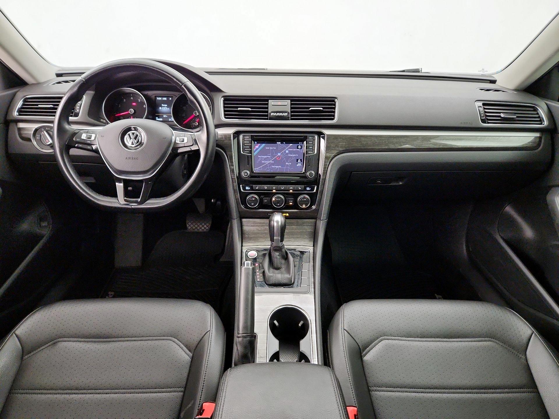 Thumbnail: 2018 Volkswagen Passat - 9