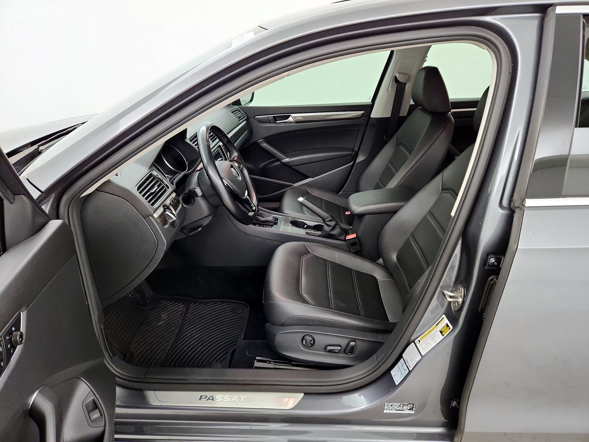 Thumbnail: 2018 Volkswagen Passat - 11