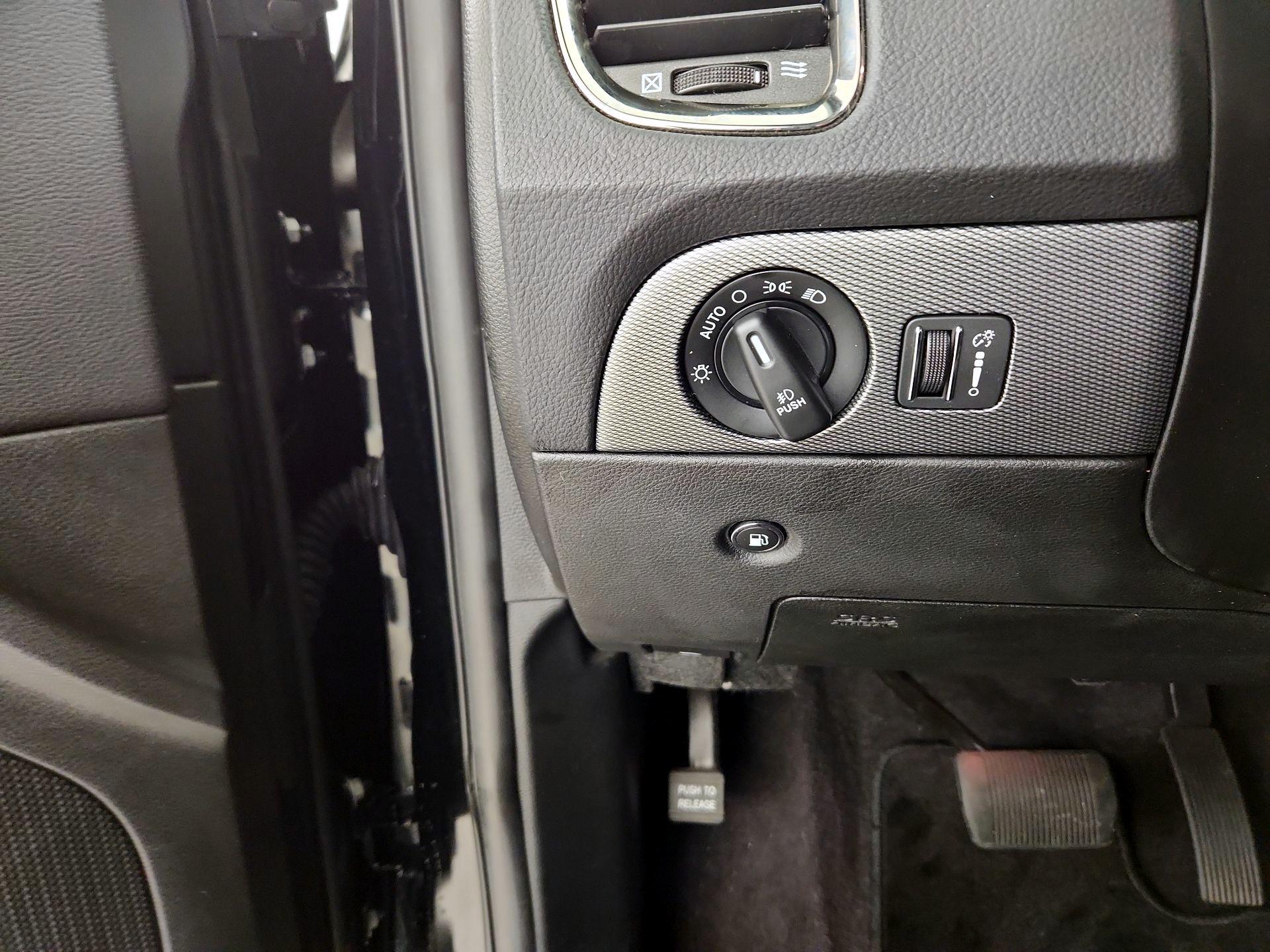 Thumbnail: 2018 Dodge Durango - 13