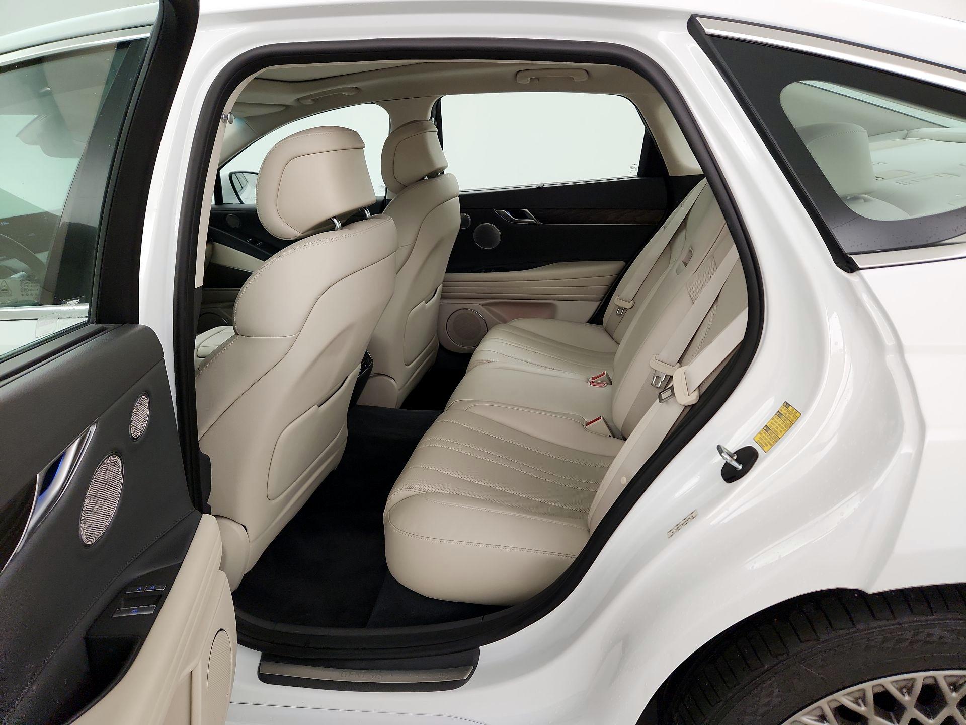 Thumbnail: 2022 Genesis G80 - 19