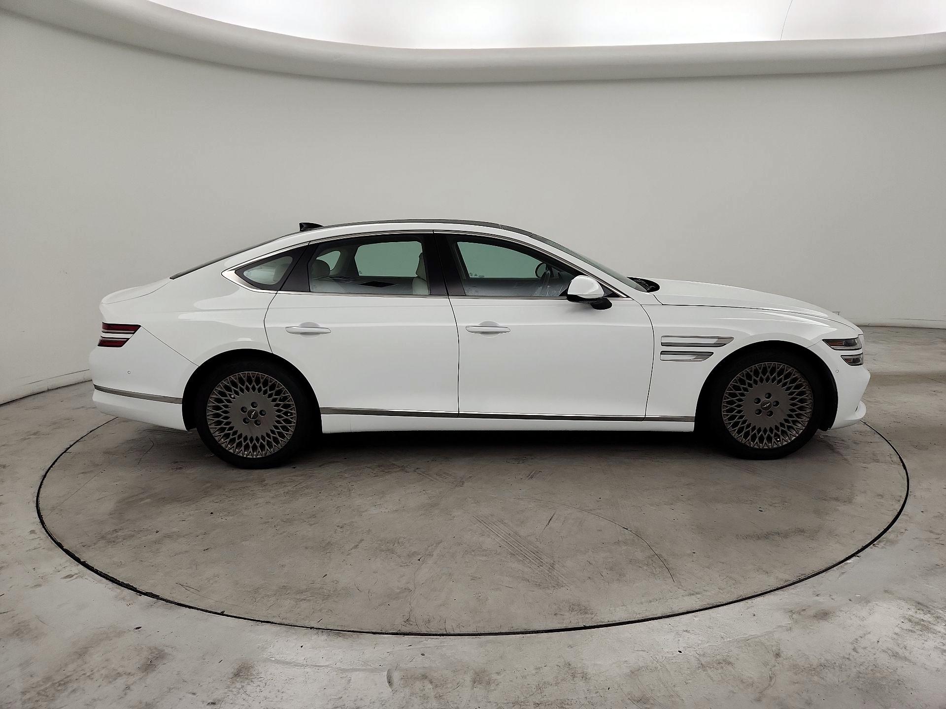 Thumbnail: 2022 Genesis G80 - 4