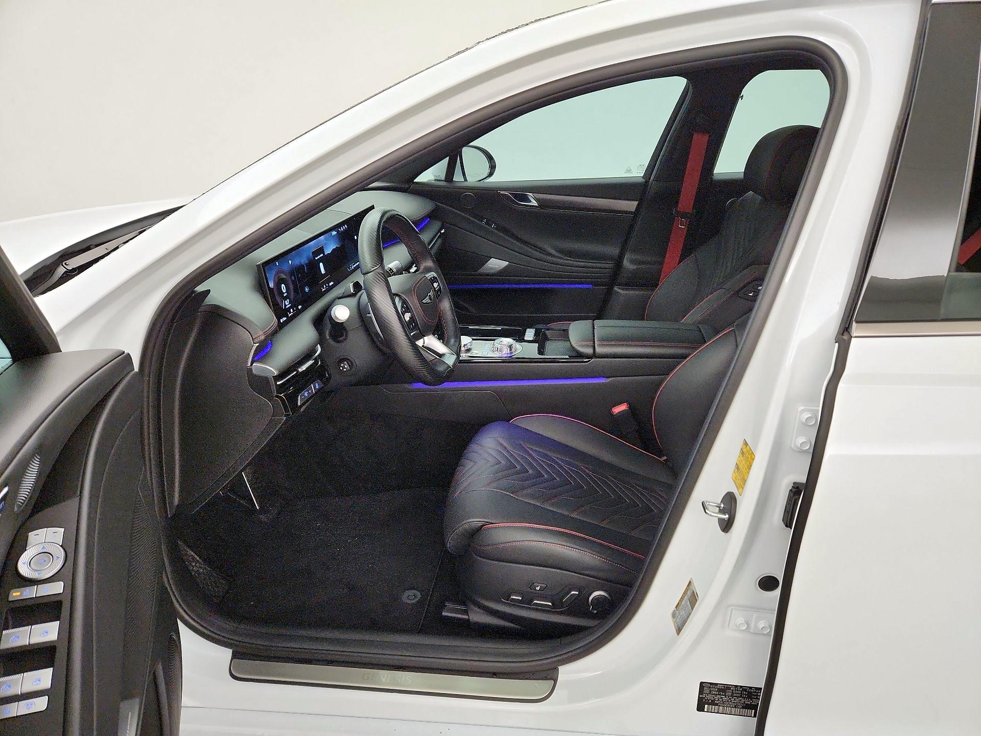 Thumbnail: 2025 Genesis G80 - 11