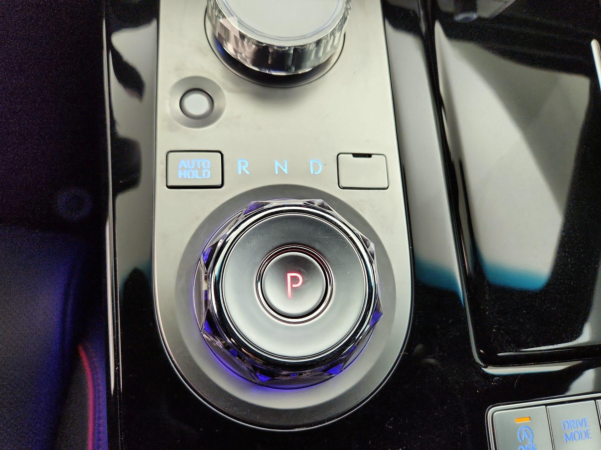 Thumbnail: 2025 Genesis G80 - 18