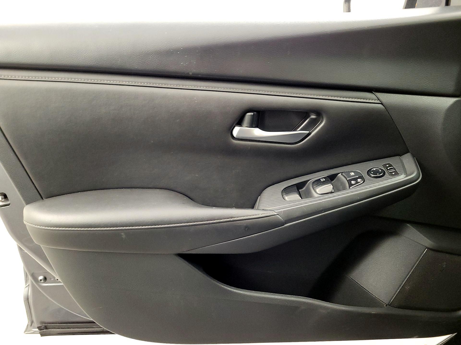 Thumbnail: 2023 Nissan Sentra - 12