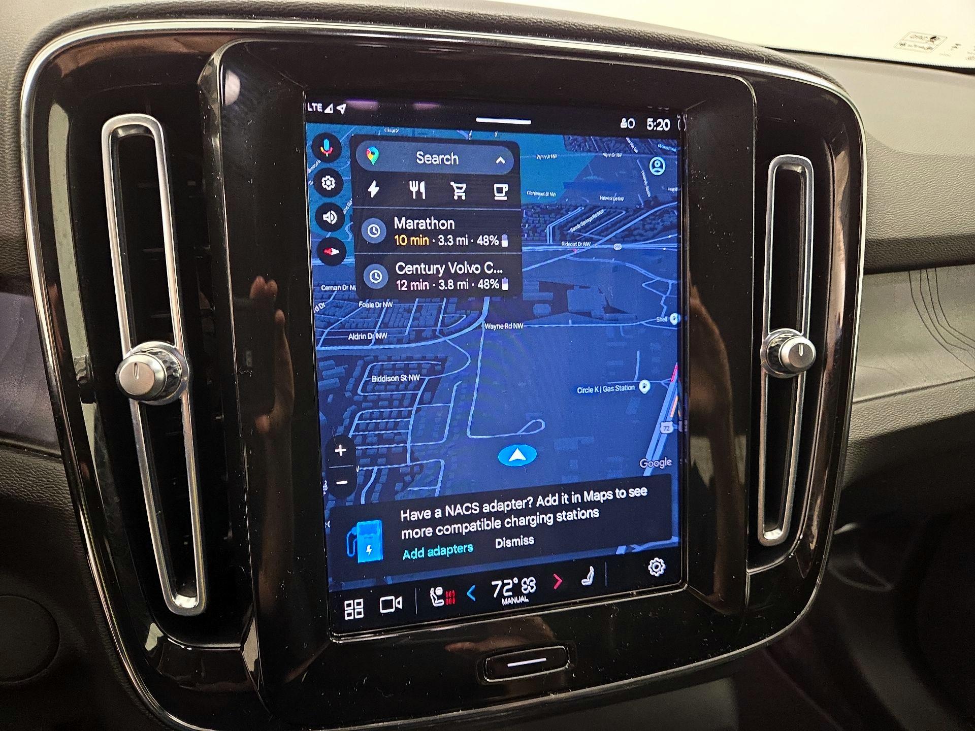 Thumbnail: 2023 Volvo XC40 - 14