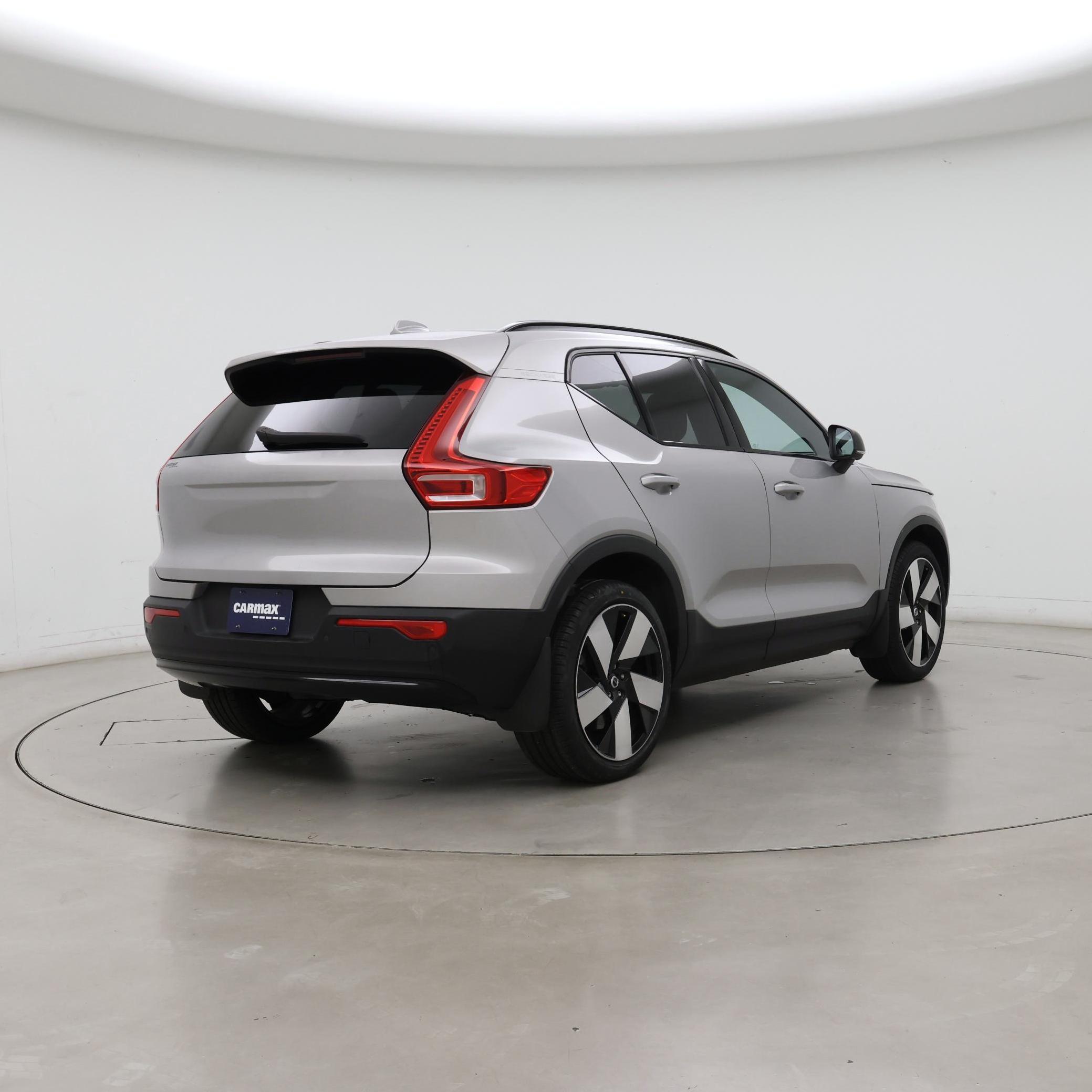 Thumbnail: 2023 Volvo XC40 - 8