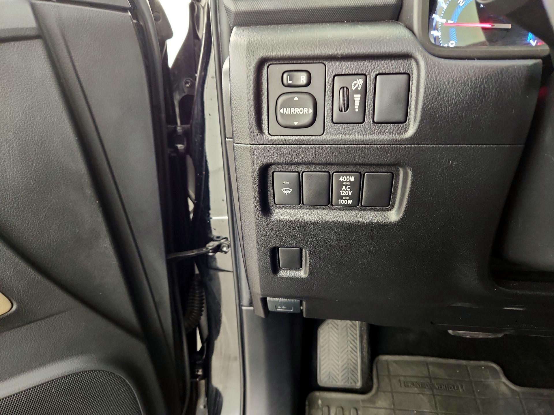 Thumbnail: 2015 Toyota 4Runner - 13