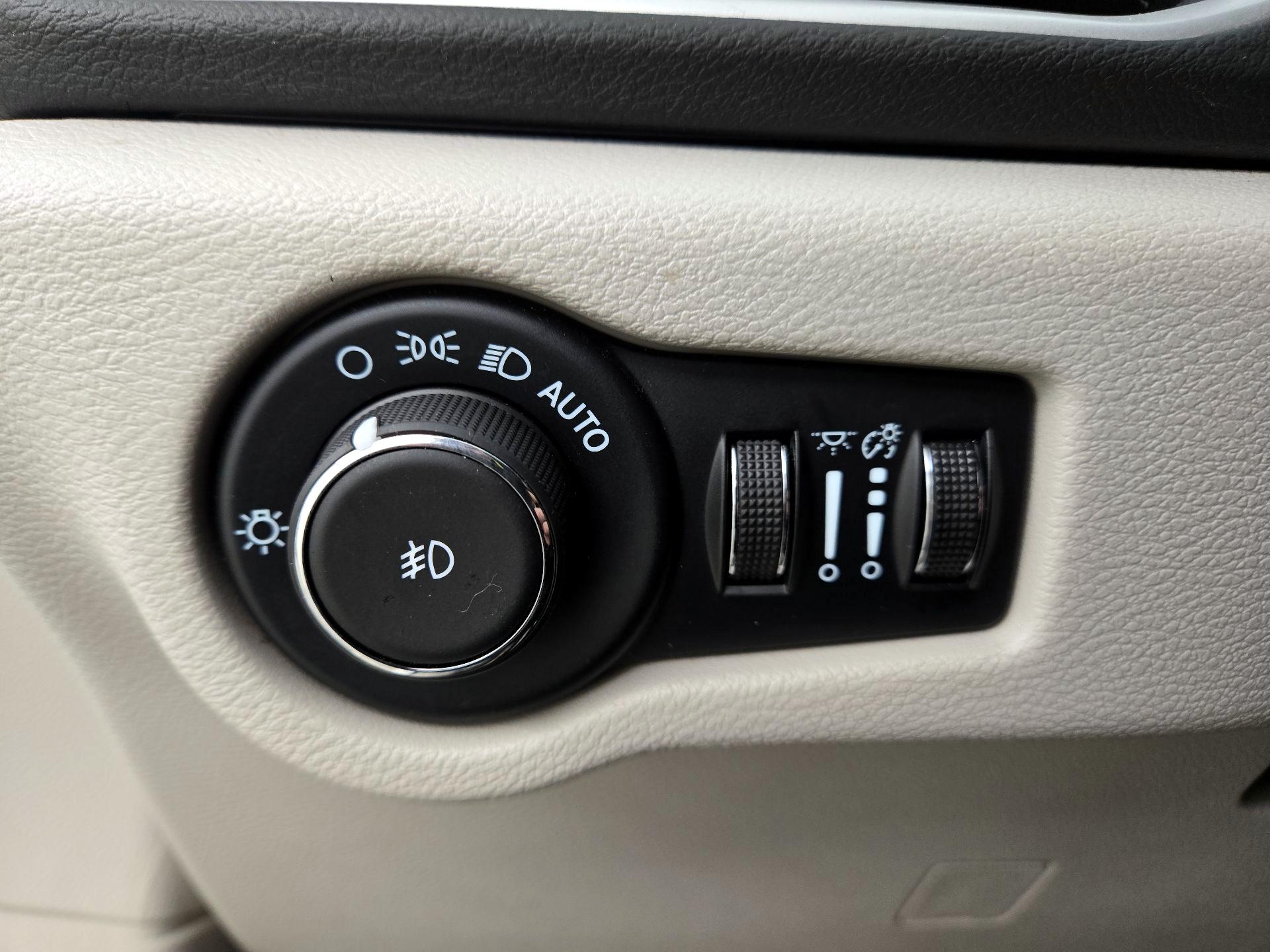 Thumbnail: 2024 Chrysler Pacifica - 13