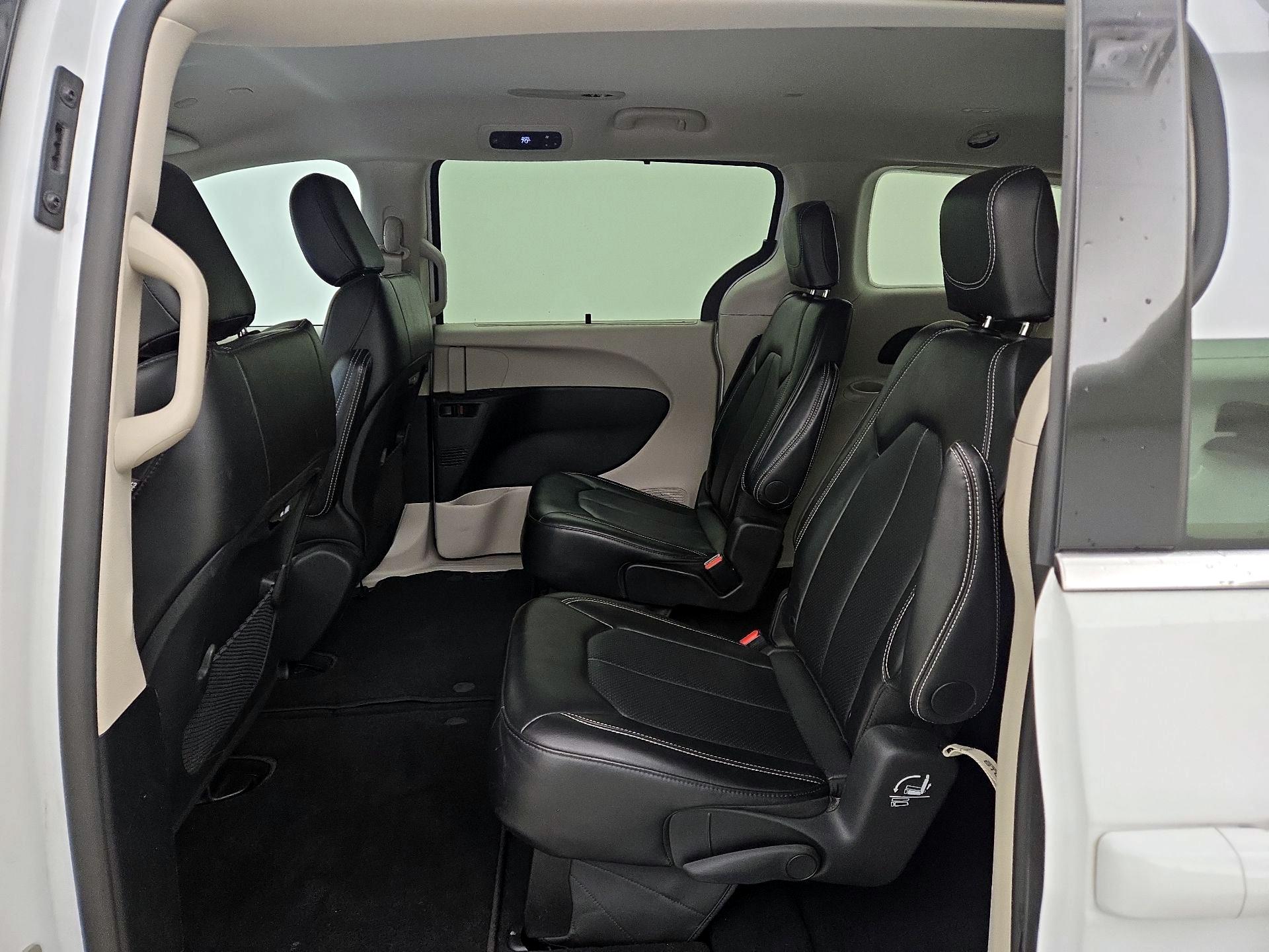 Thumbnail: 2024 Chrysler Pacifica - 19