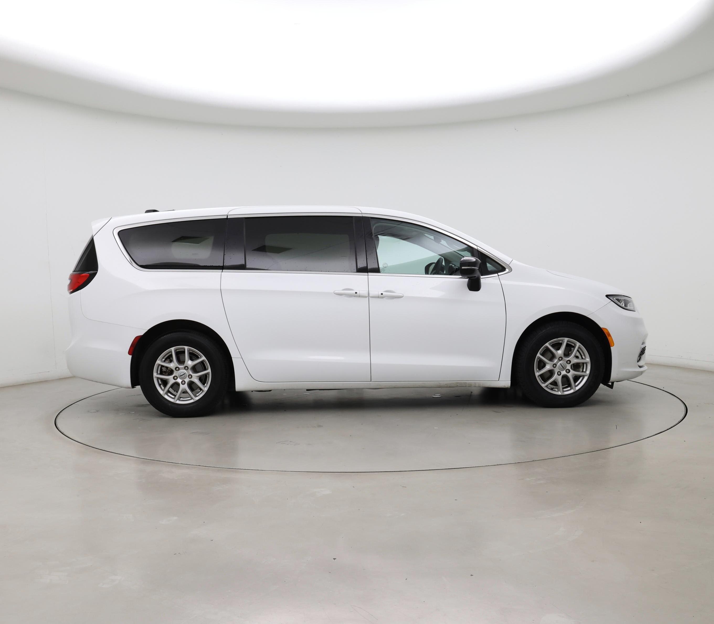 Thumbnail: 2024 Chrysler Pacifica - 7