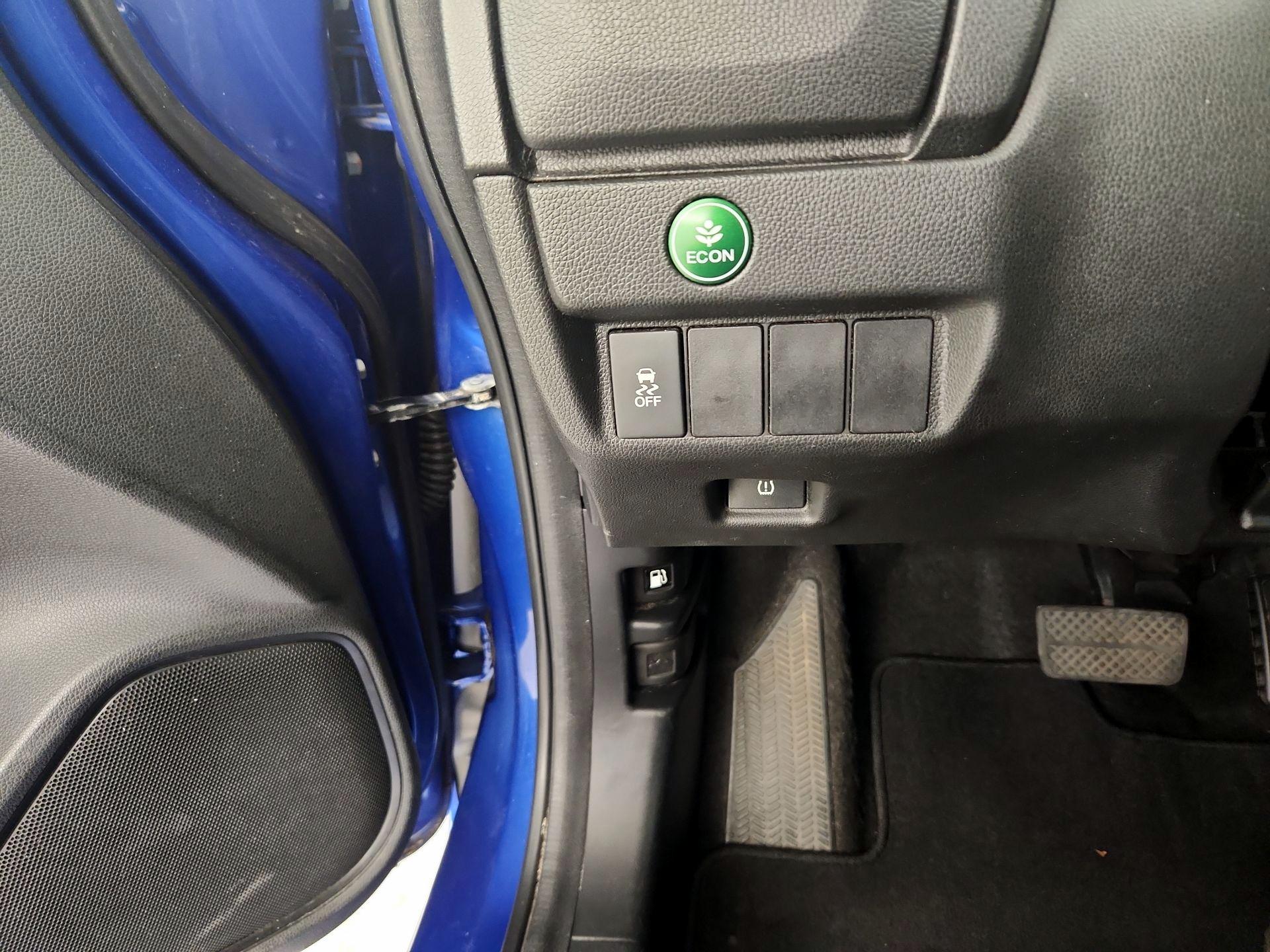 Thumbnail: 2015 Honda Fit - 11