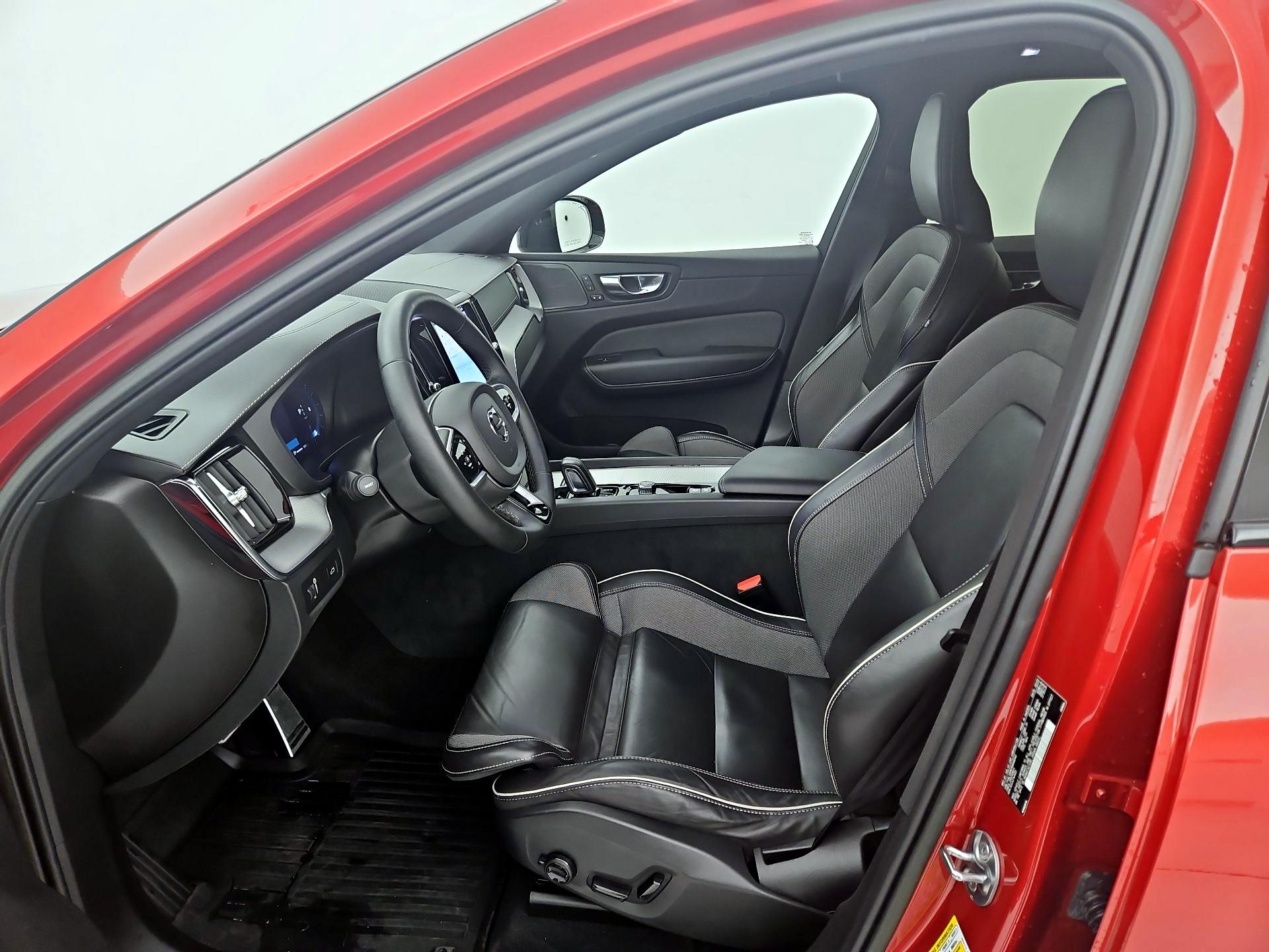 Thumbnail: 2022 Volvo XC60 - 11