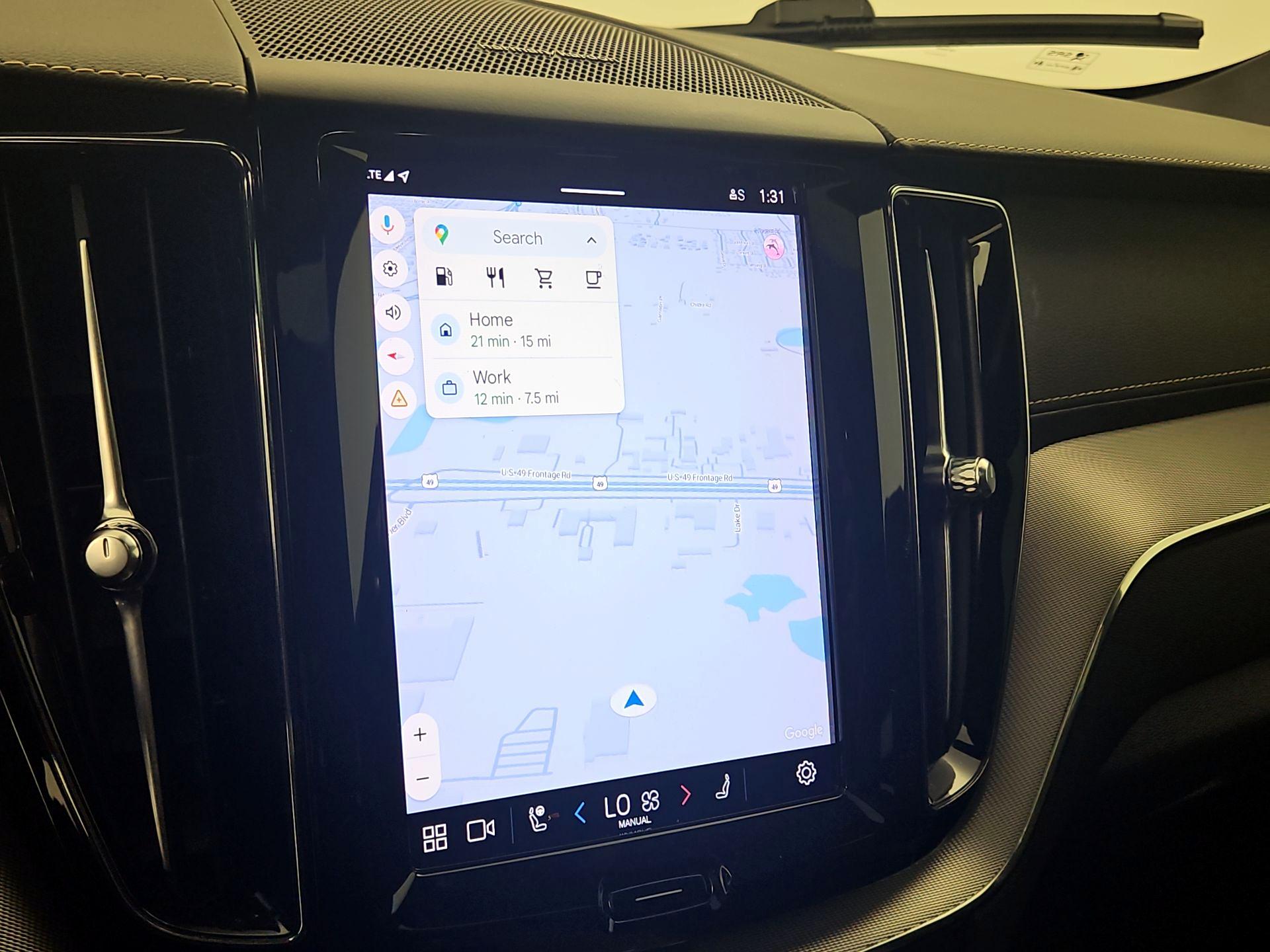 Thumbnail: 2022 Volvo XC60 - 14